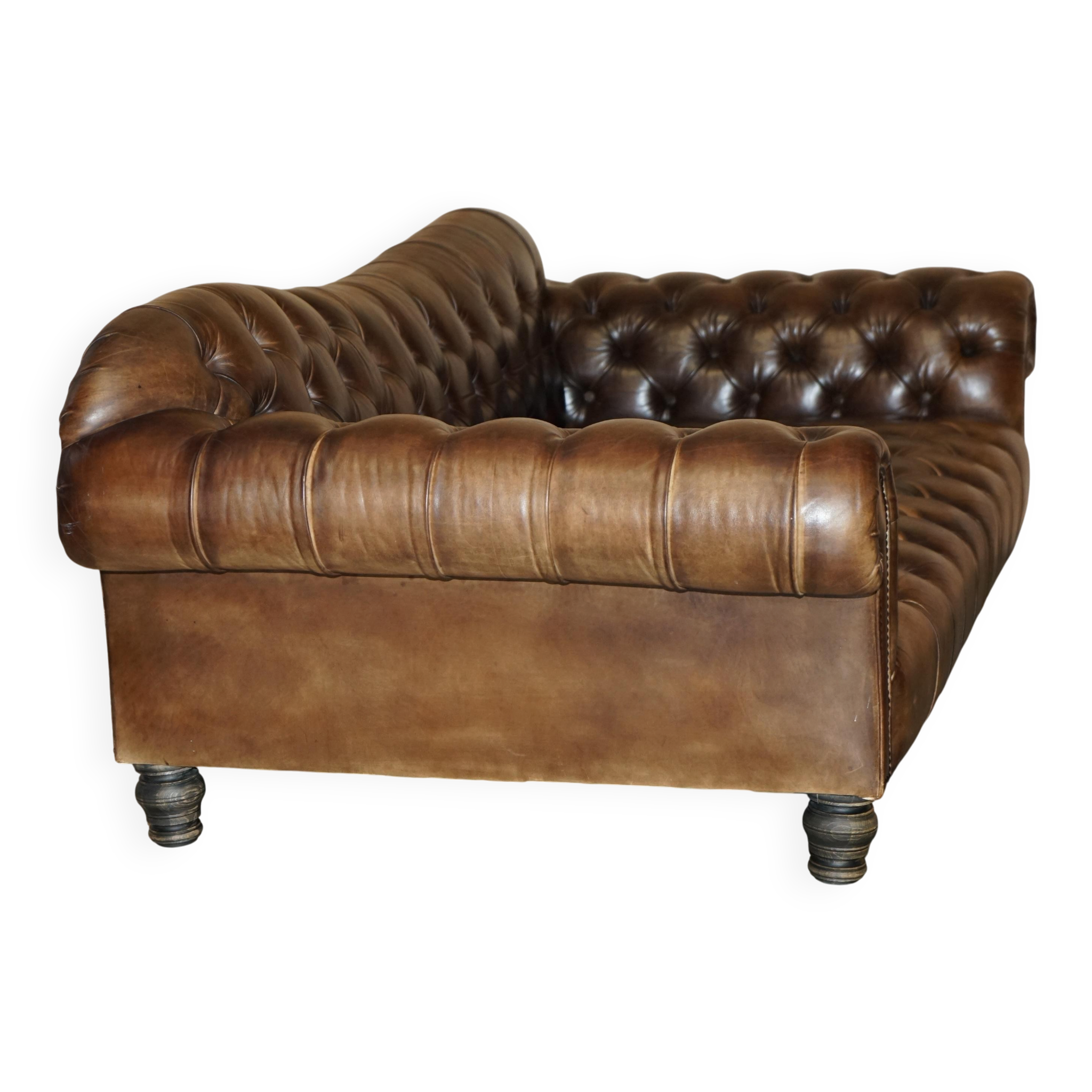 Vintage oversized Chesterfield canapé in hand-dyed leather.
