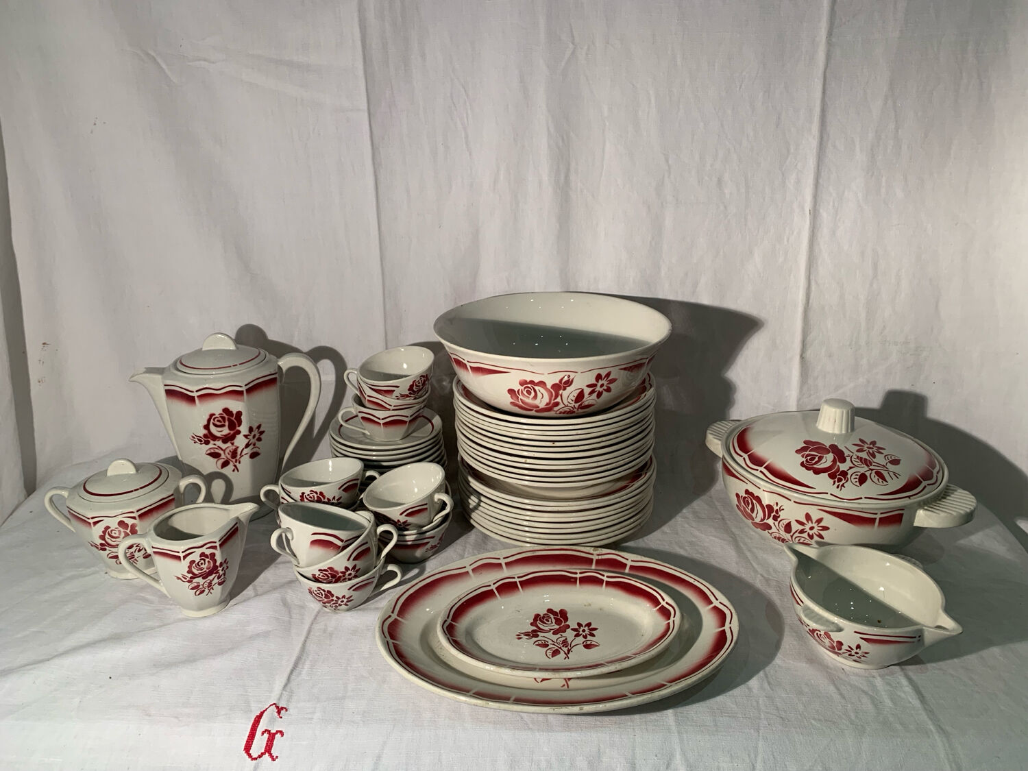 Art Deco pink earthenware service by Badonviller, porcelain, circa 1930