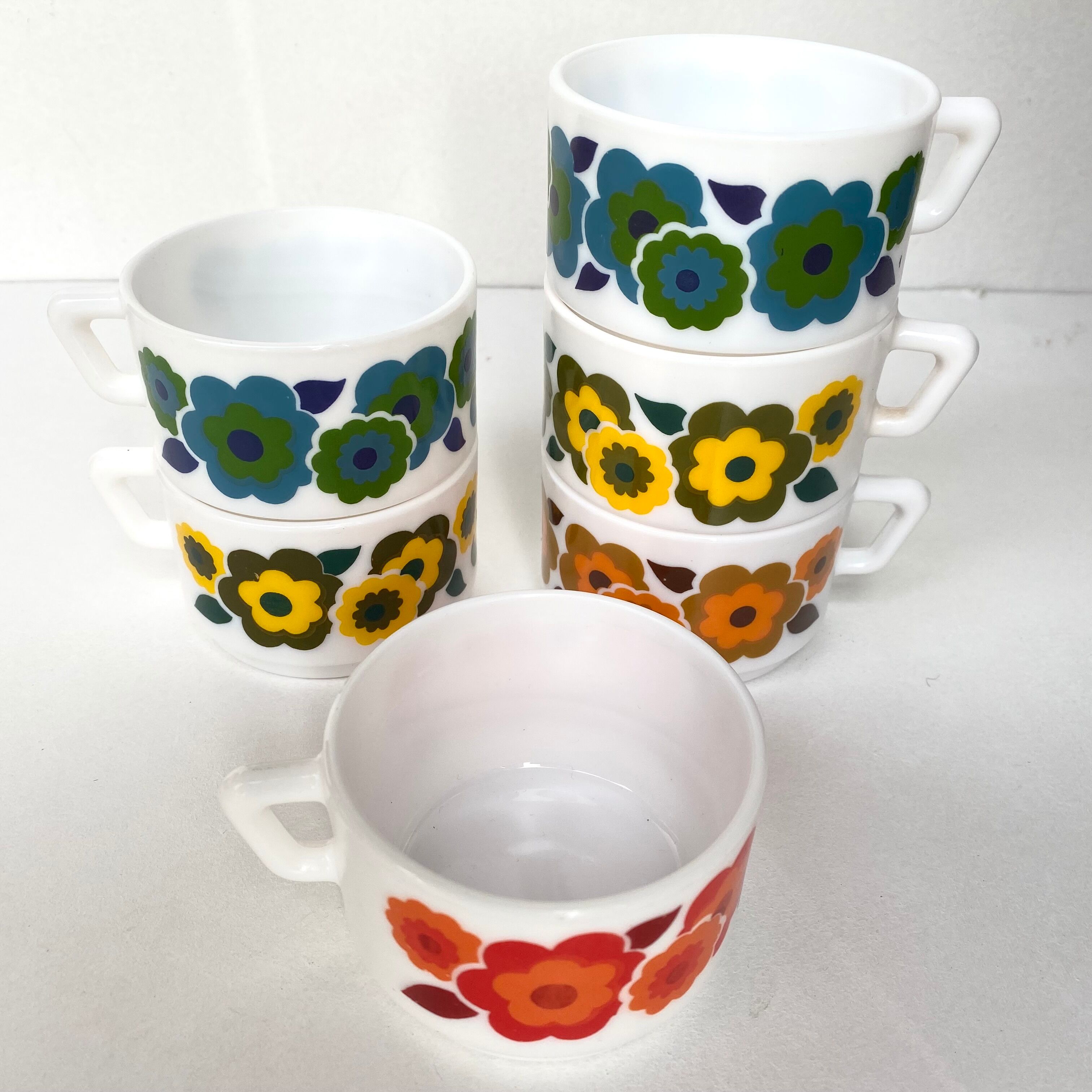 Vintage lotus arcopal coffee cups