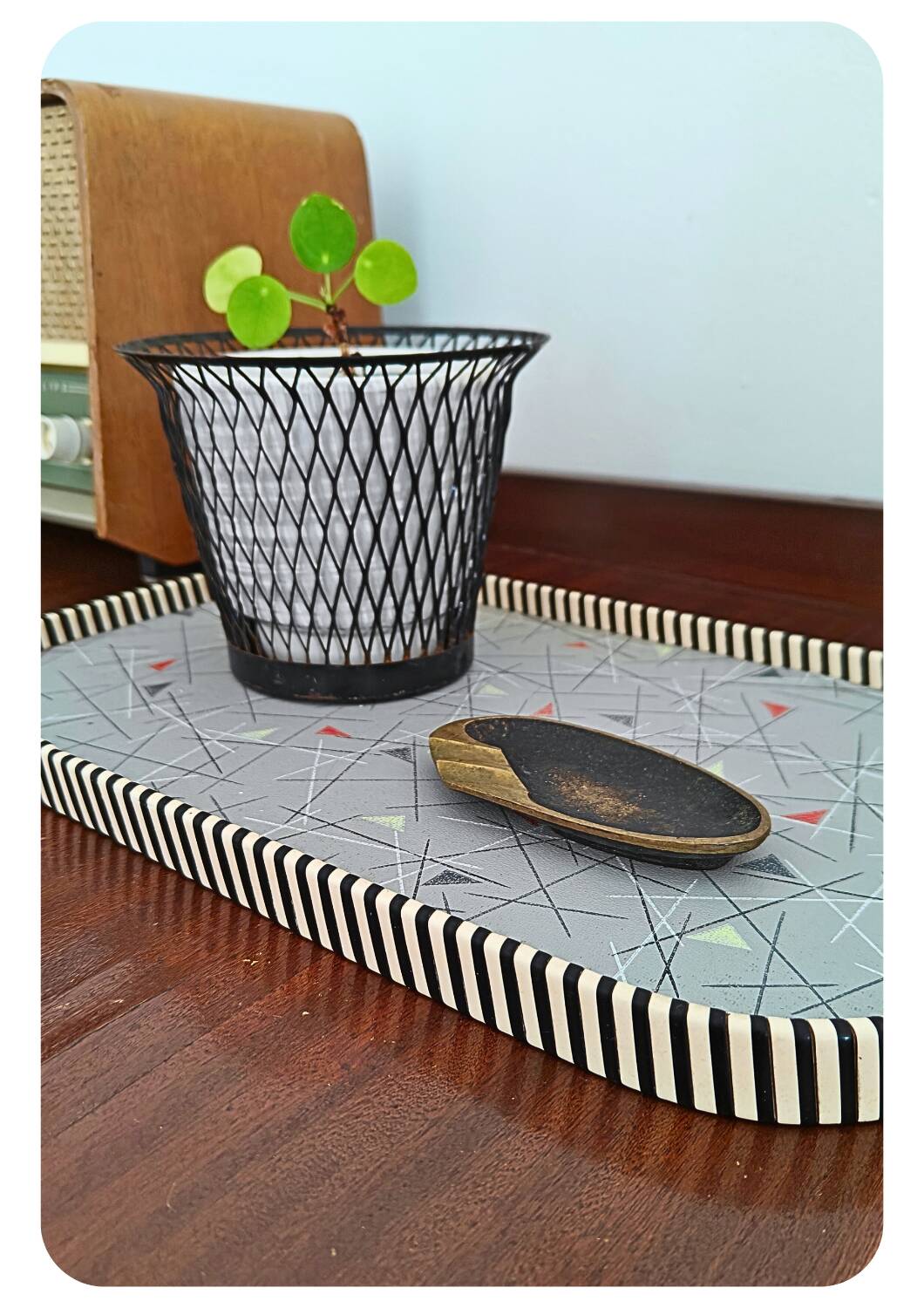 Cendrier elliptique autrichien Hagenauer des années 1950 attribué à Franz Hagenauer