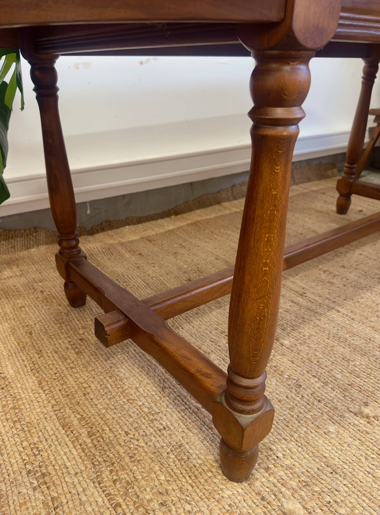 Large marquetry wooden dining table – Top with rosette decoration