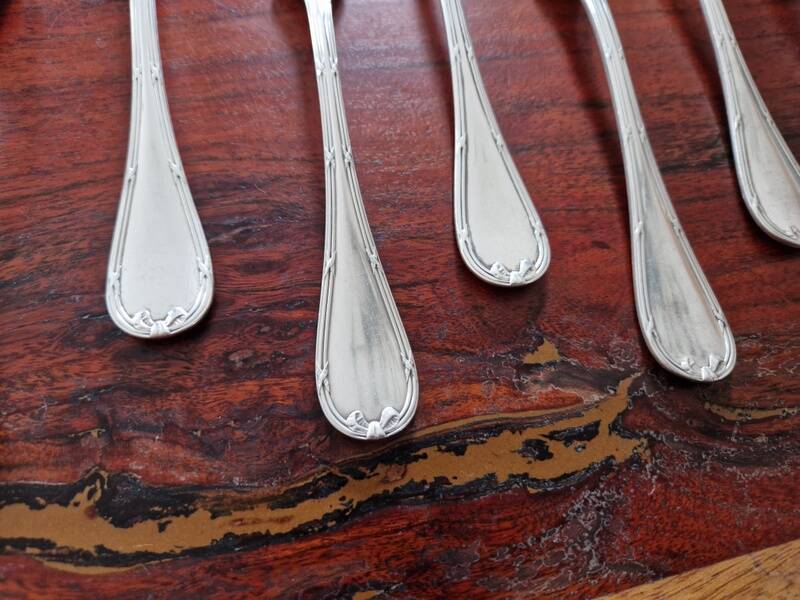 Christofle - Series 9 fish forks, Crossed Ribbons model, in silver-plated metal