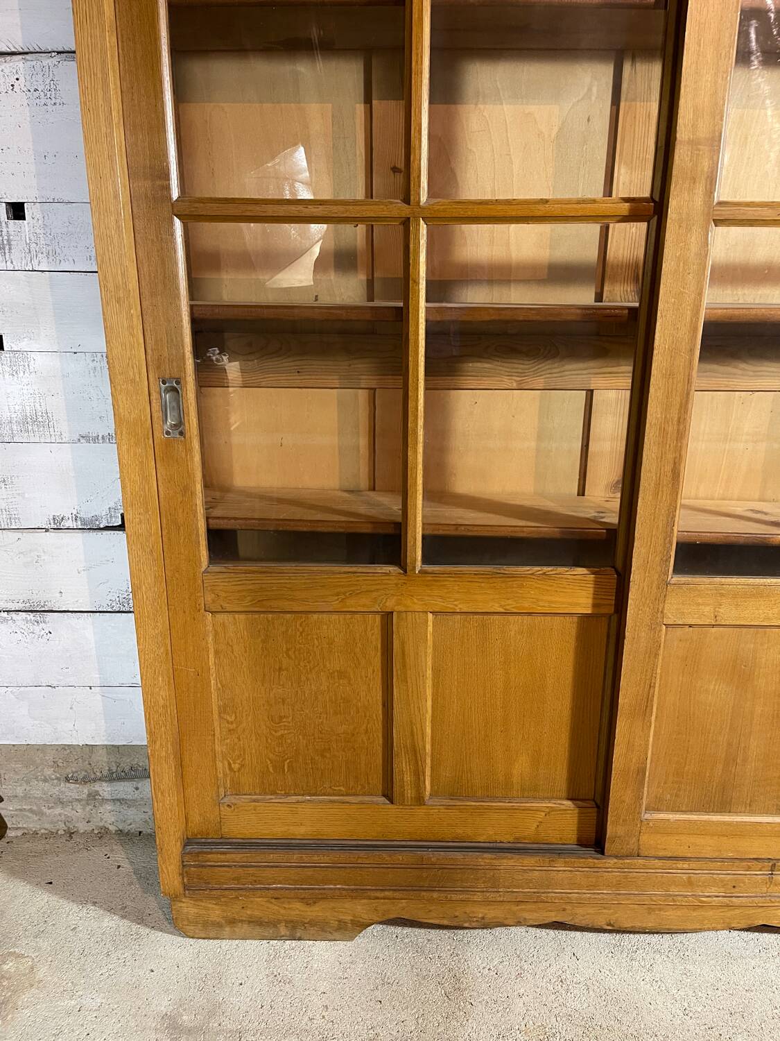 Glass cabinet