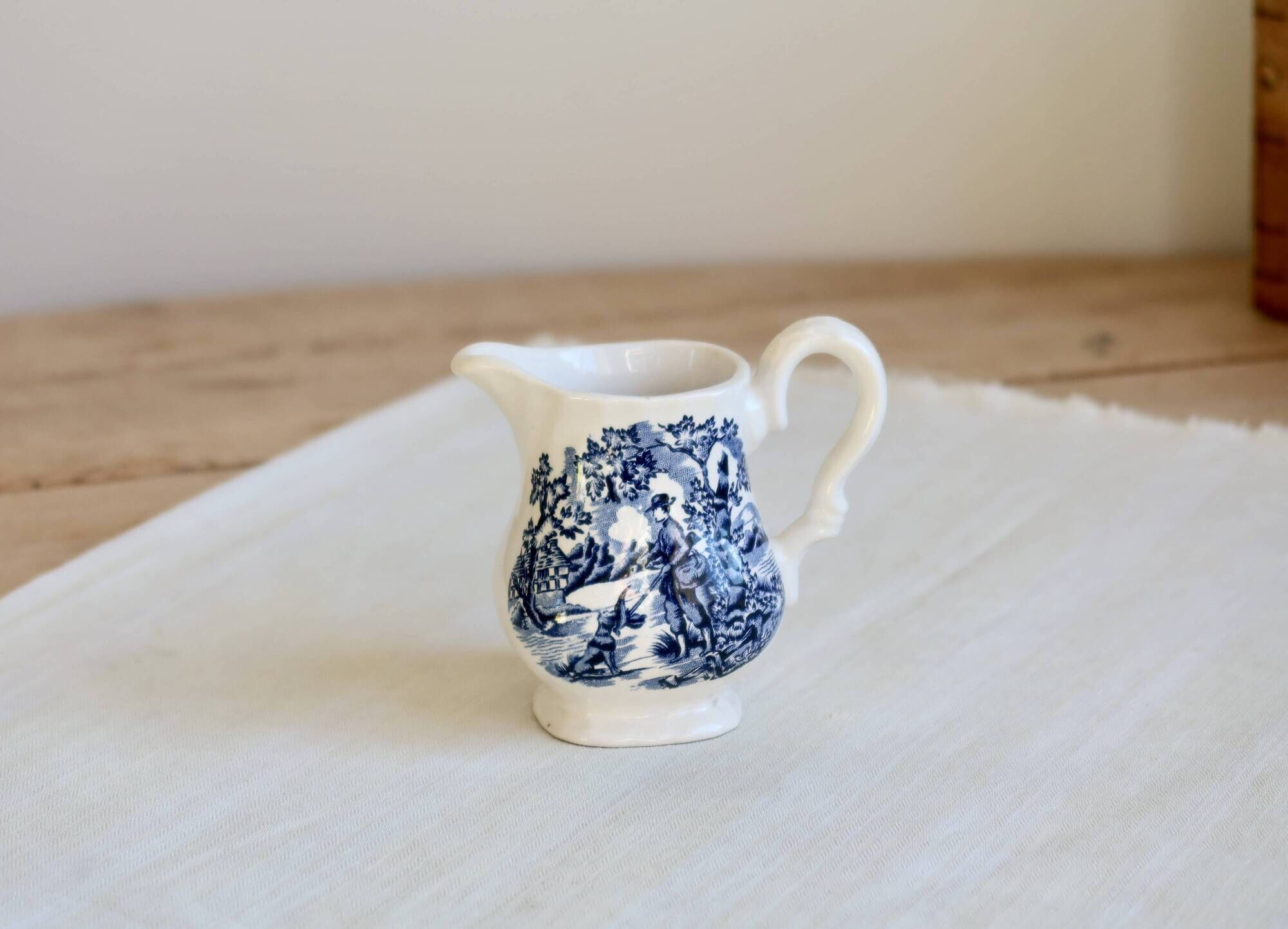 Vintage Myott milk jug "The Hunter" - English blue and white porcelain