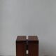 Table d'appoint vintage en bois massif