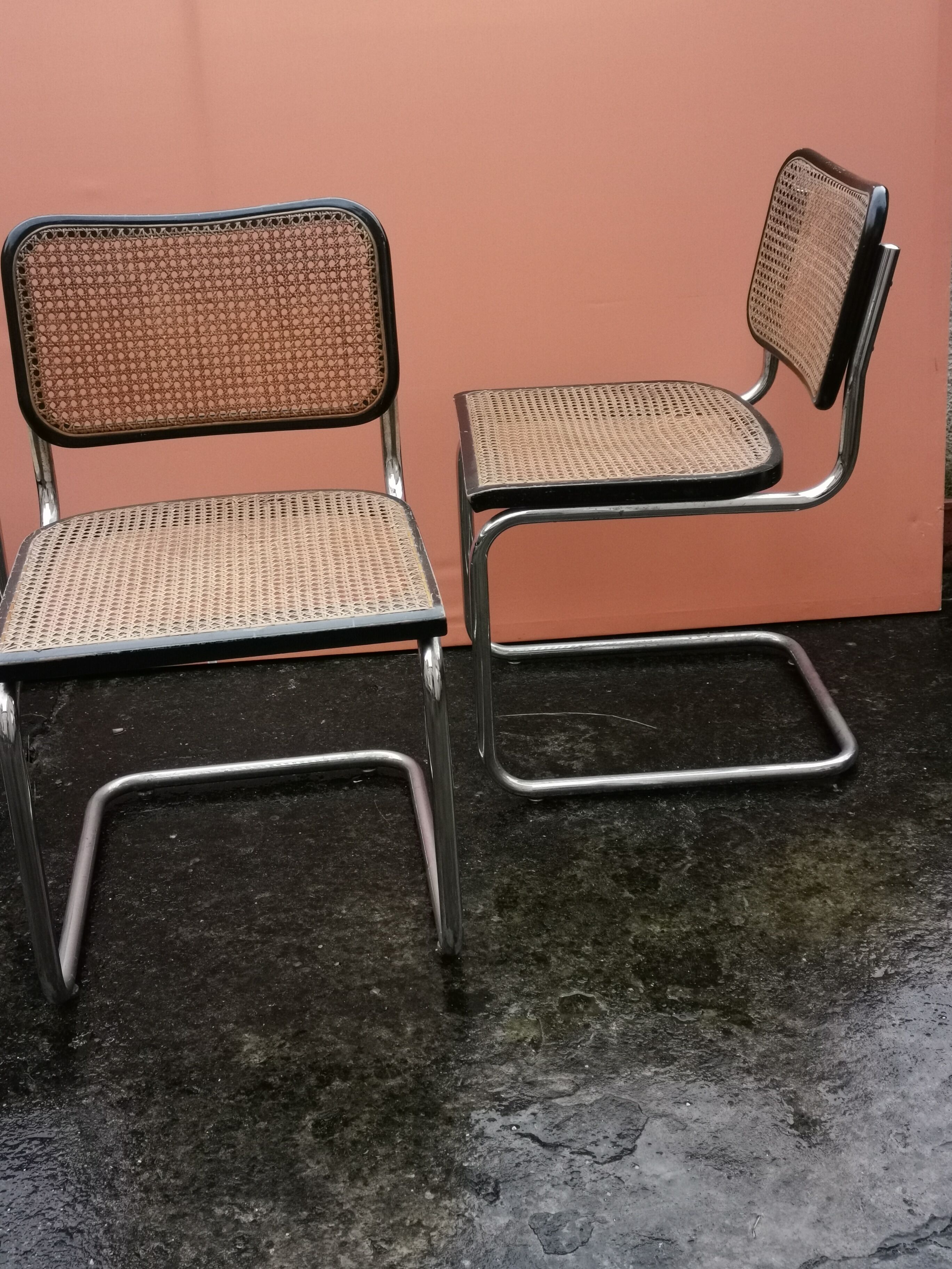 Trio de chaises B32 de Marcel Breuer