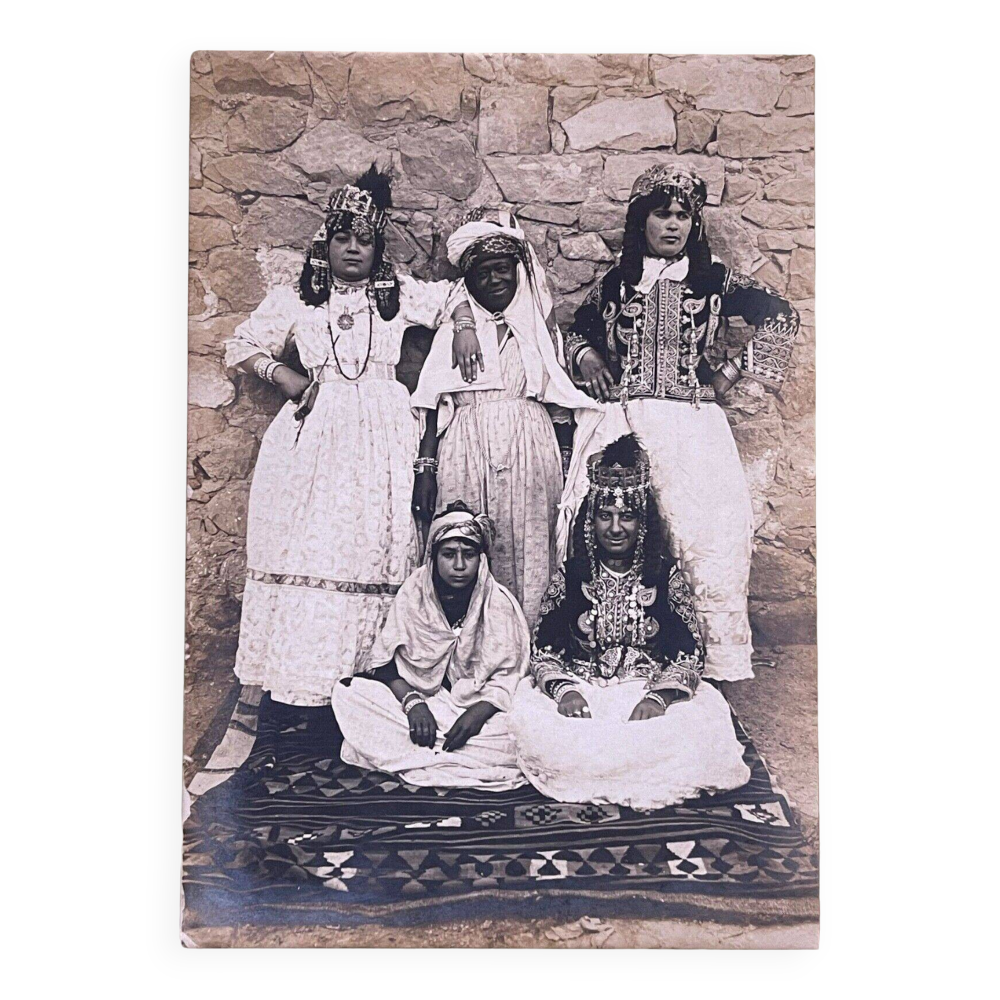 Algeria Amazigh women of Ksar El albumen print 16.5 cm X 11.6 cm anonymous