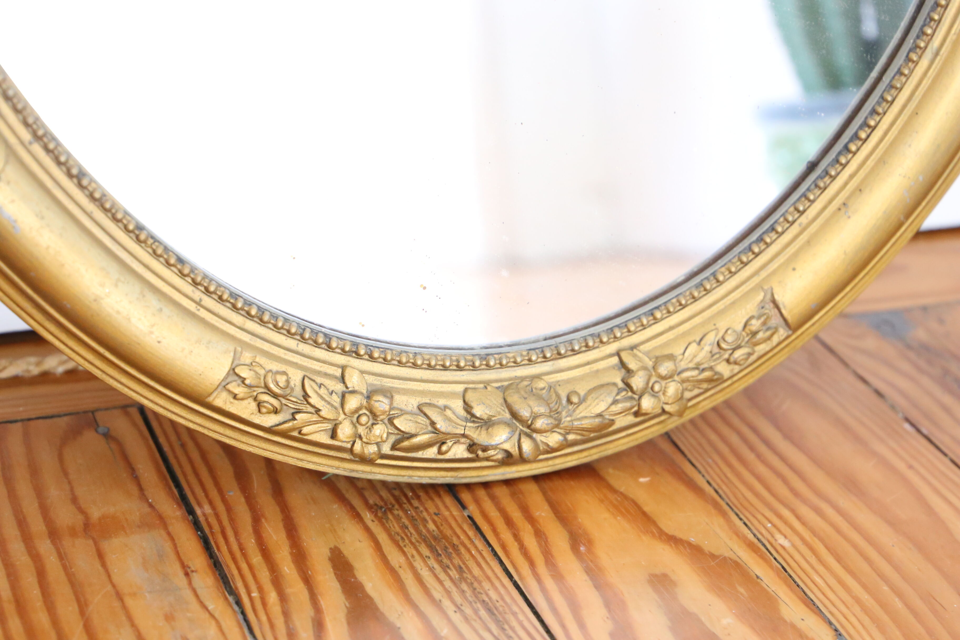 Mirror stucco, oval, gilded 48x59cm