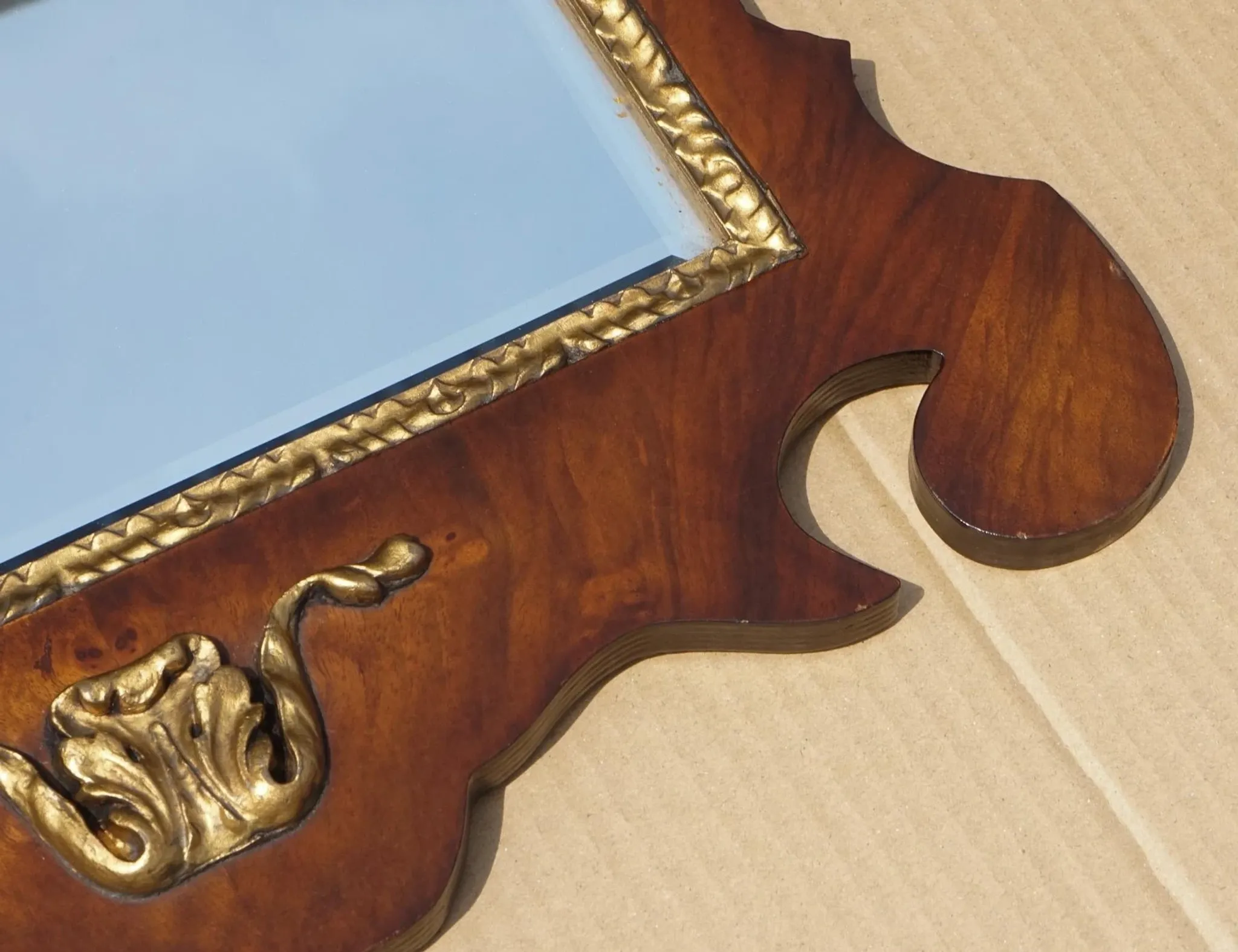 Antique Georgian Style Wall Mirror in Carved and Gilded Walnut