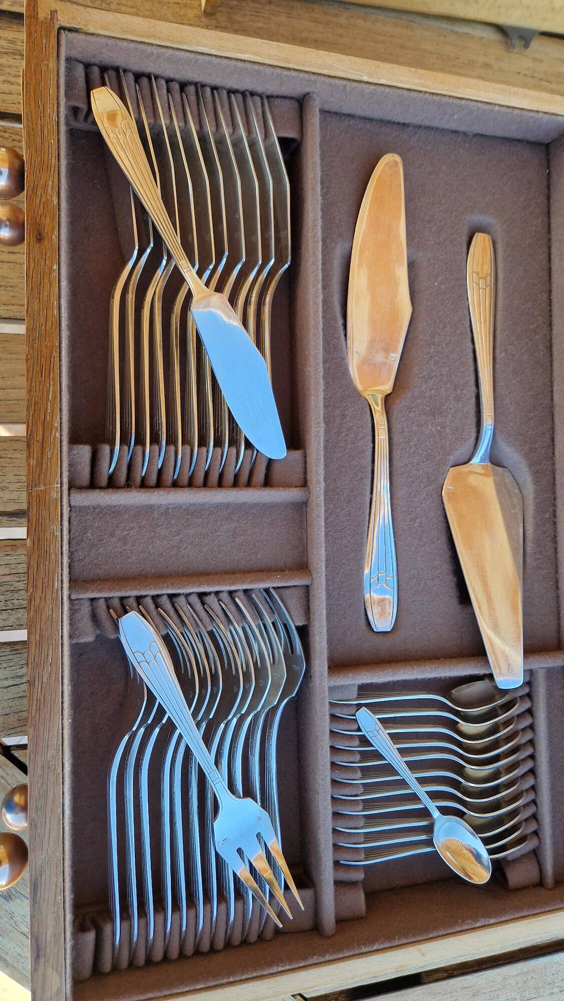 Argental art deco housewife