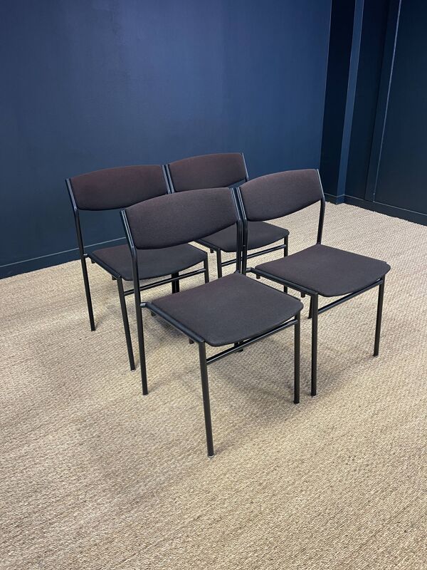 Ensemble de 4 chaises Gijs Van Der Sluis  tissu aubergine pieds acier noir années 70 Pays-Bas