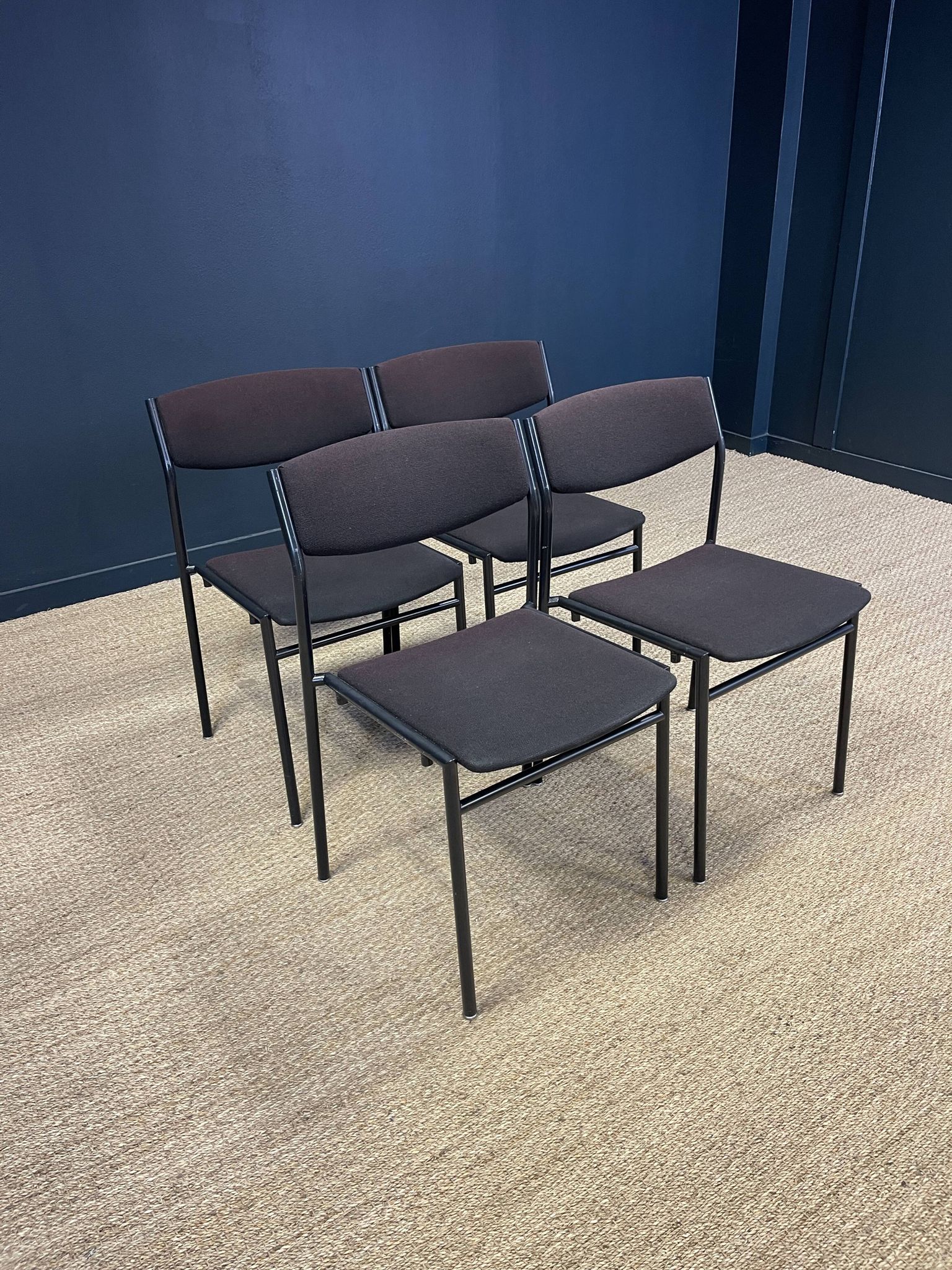 Set of 4 Gijs Van Der Sluis chairs aubergine fabric black steel legs 70s Netherlands