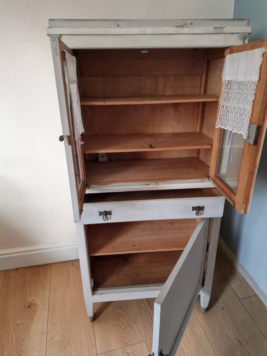 Buffet painted, 3 doors, 1 drawer