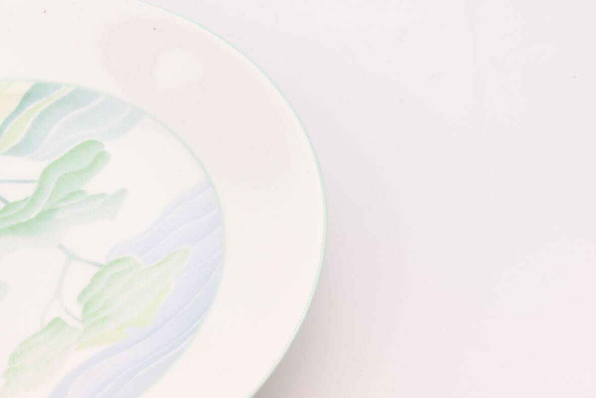 Set of 7 porcelain plates Lourioux Deshoulières - dessert, plates and deep bowls.