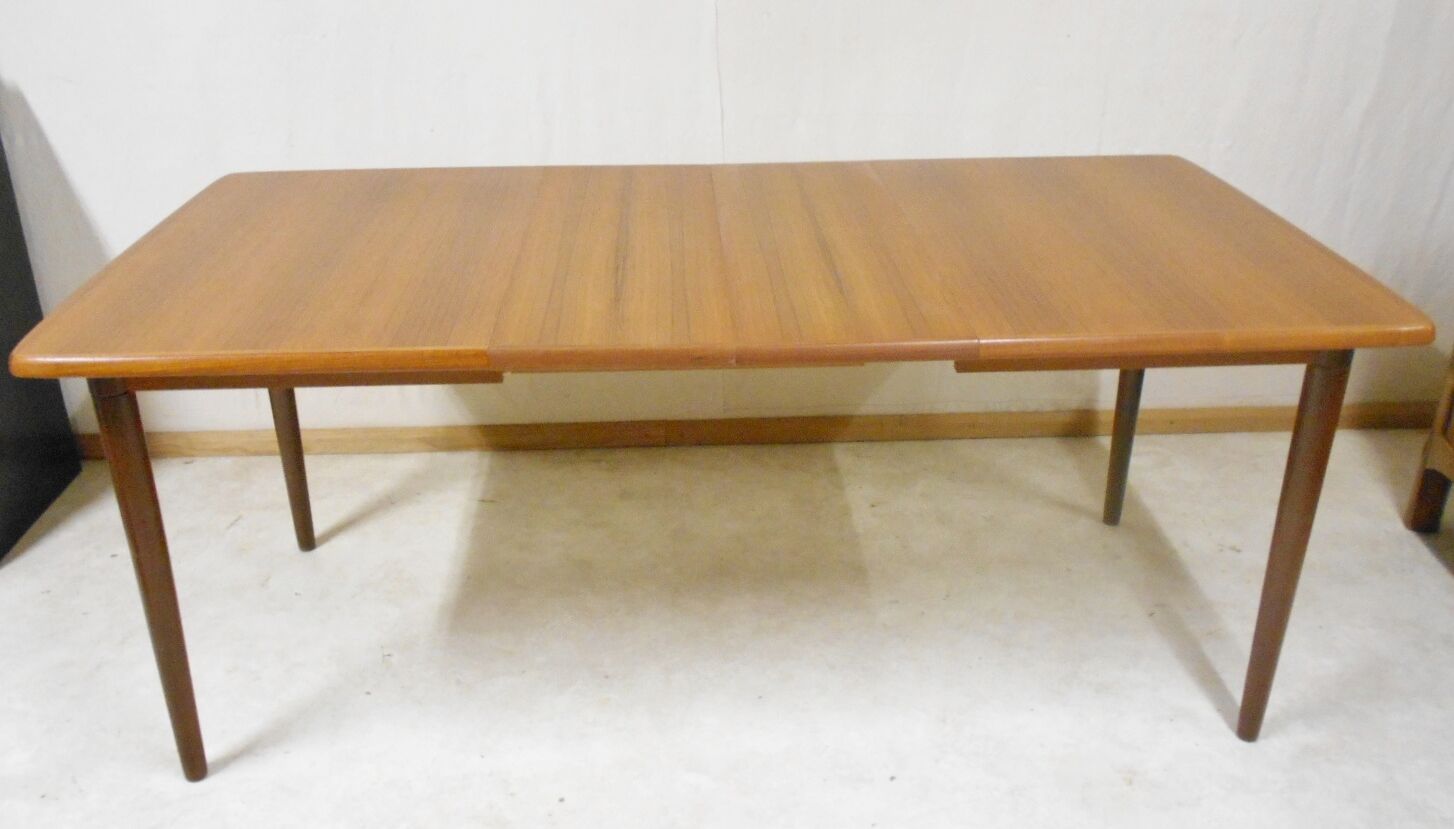 Scandinavian teak expandable table