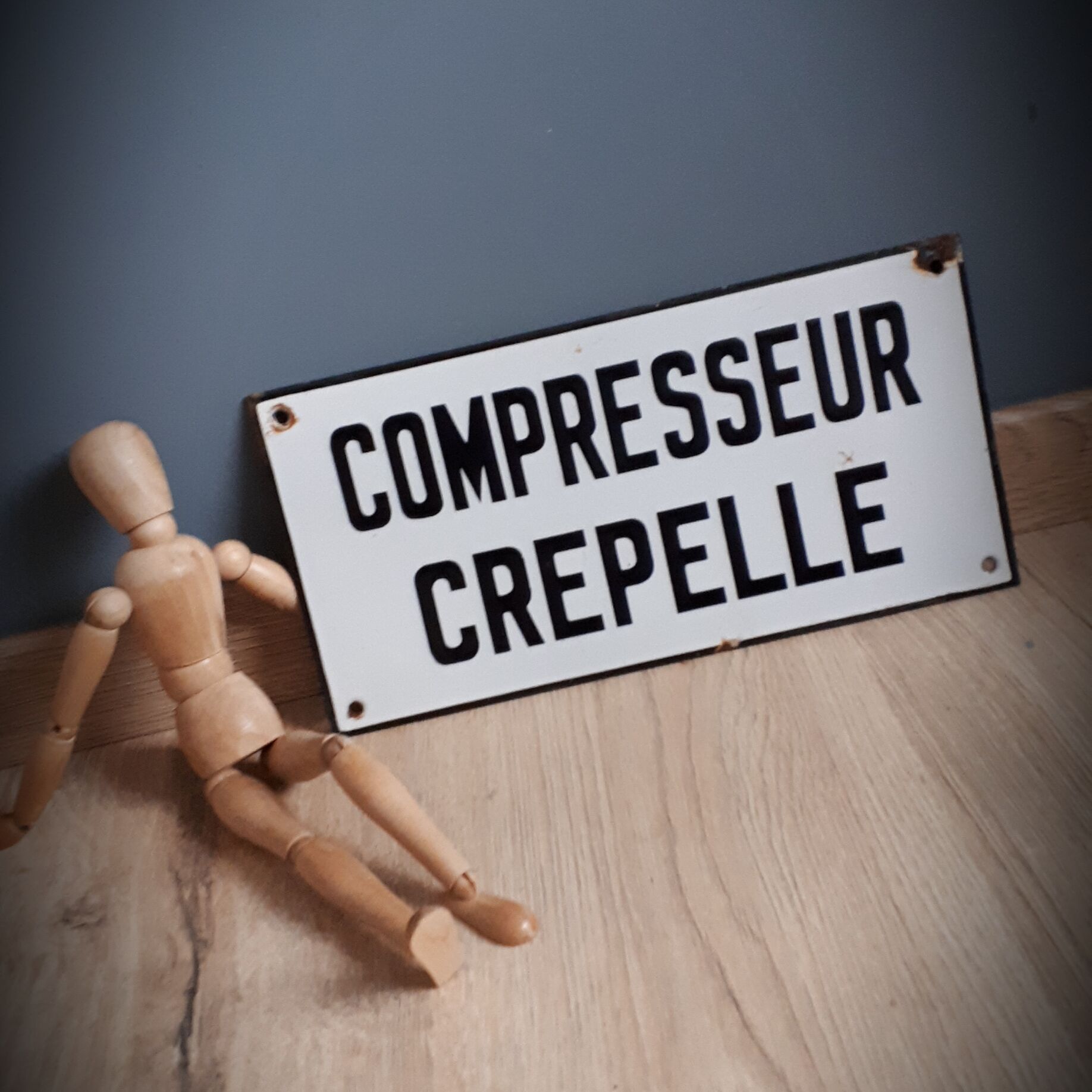 Enamelled plate compressor Crepelle