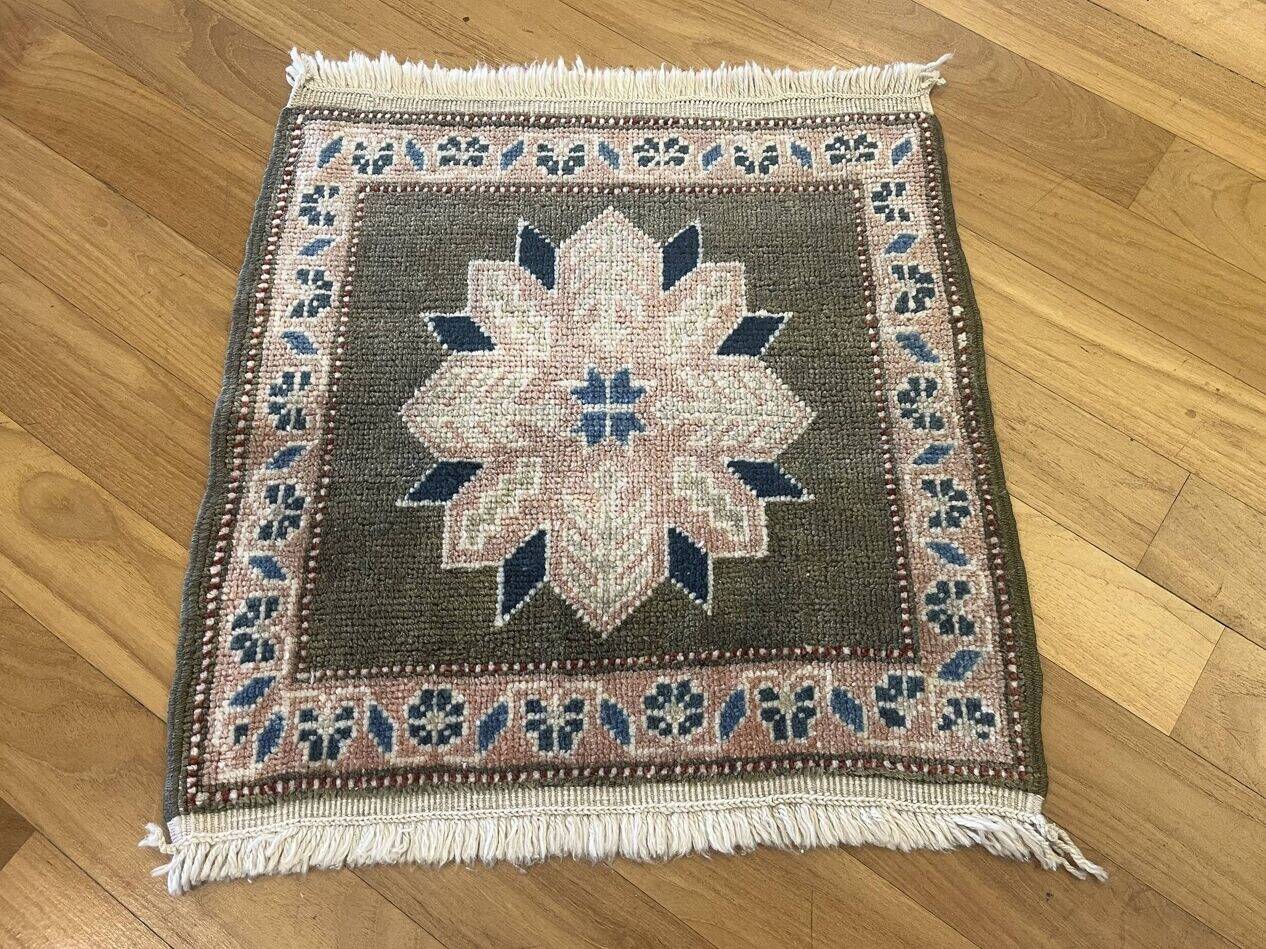 Tapis anatolien carré