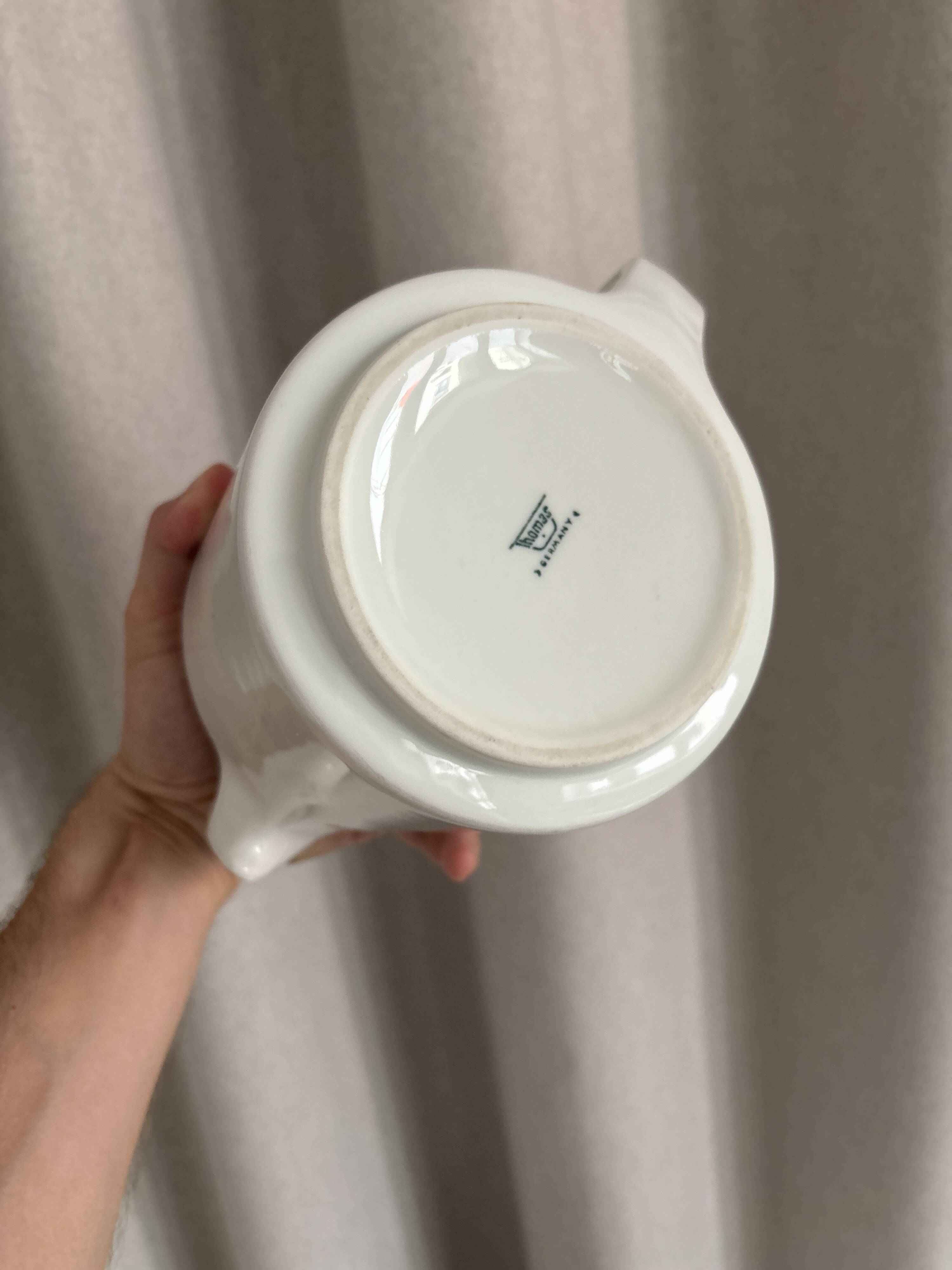 Thomas Rosenthal TC 100 porcelain teapot, designed by Hans Roericht