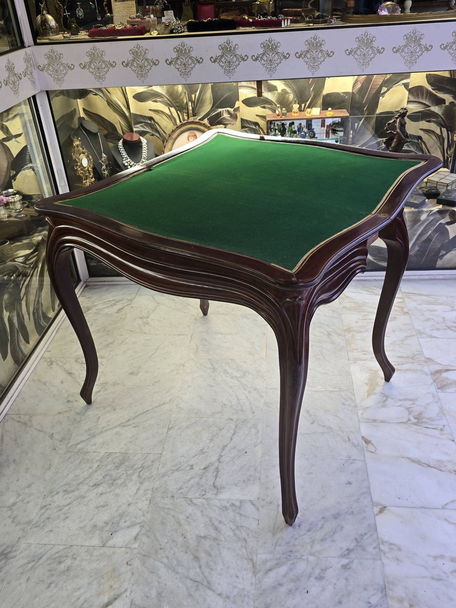 Game table