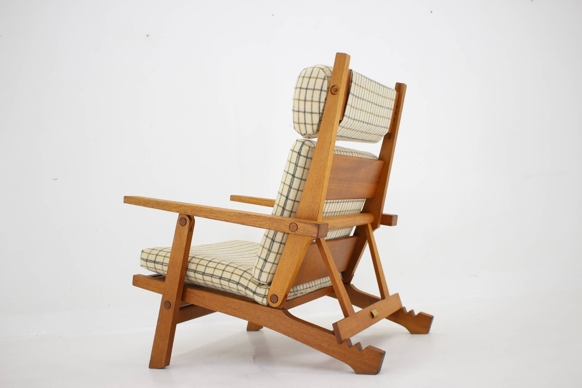 Hans J. Wegner Oak Reclining Lounge Chair Model AP71, Denmark 1968