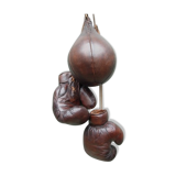 Leather boxing gloves and his ball speed