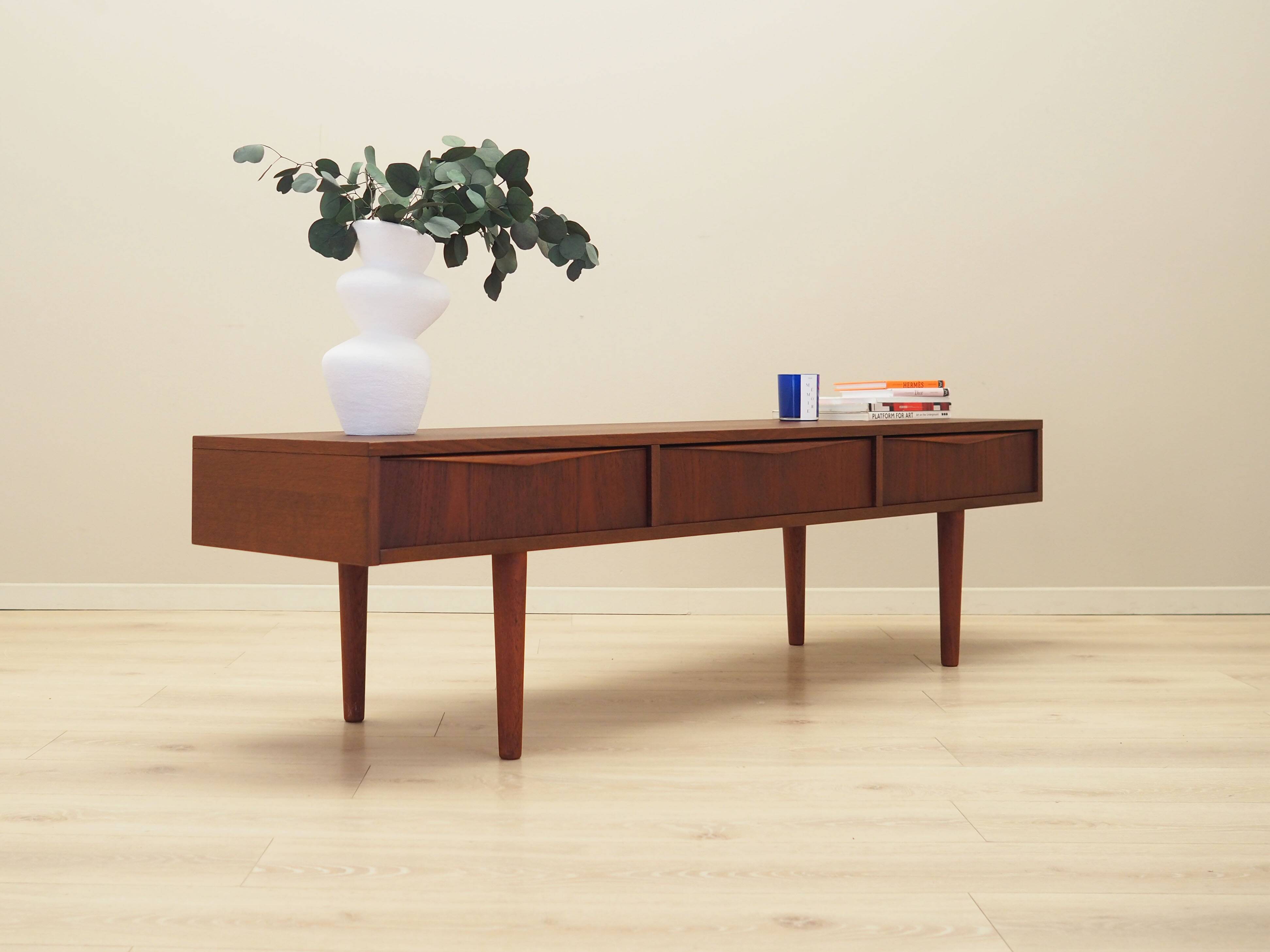 Low oak sideboard, Danish design, 1970s, made in Denmark