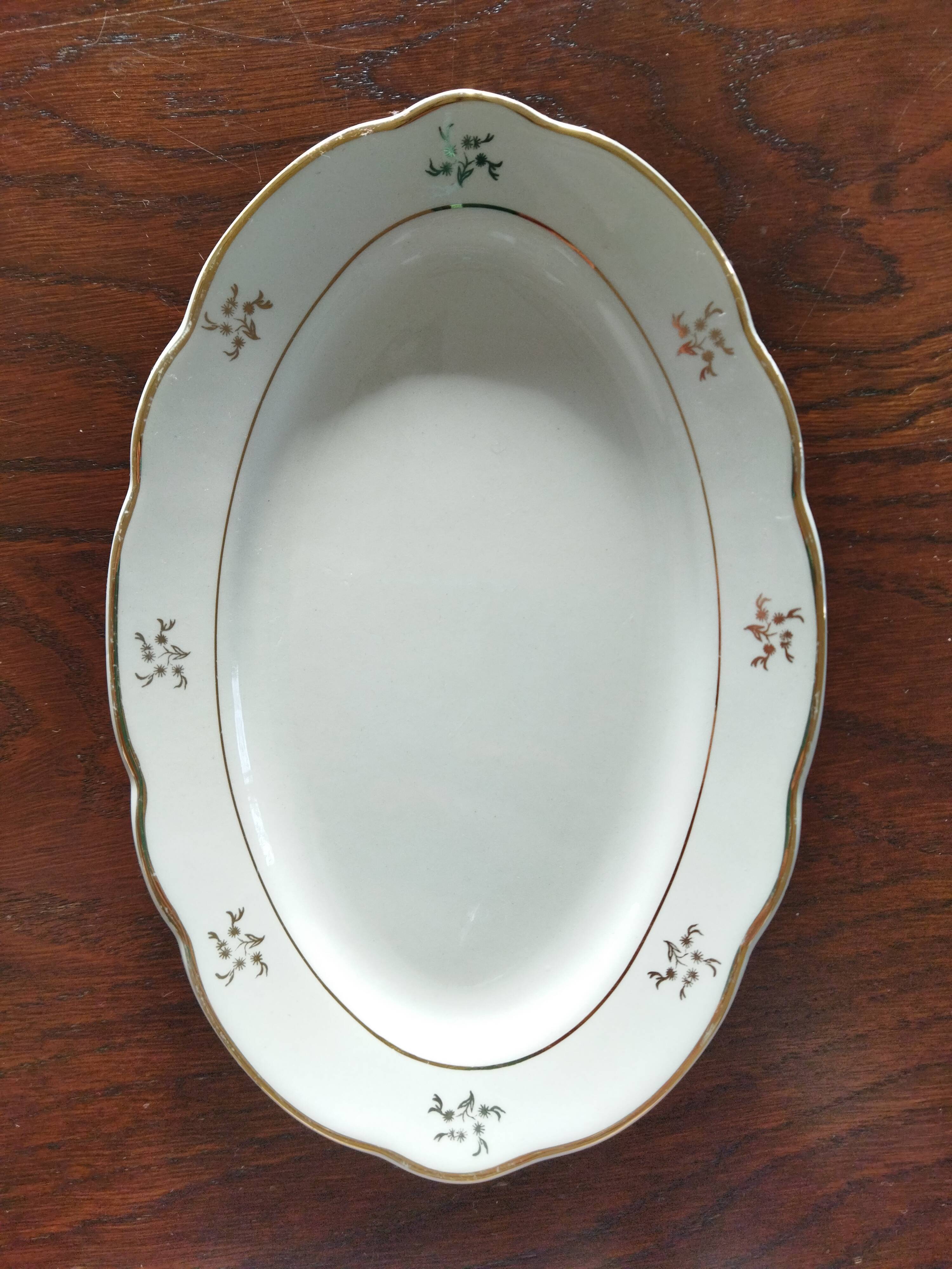 Raviers Villeroy & Boch Mettlach ivory and gold, model 7101