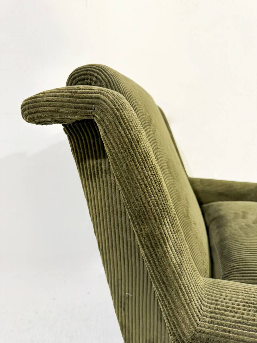 Mid-Century Modern Pair of Italian Armchairs, Green Velvet, 1960s