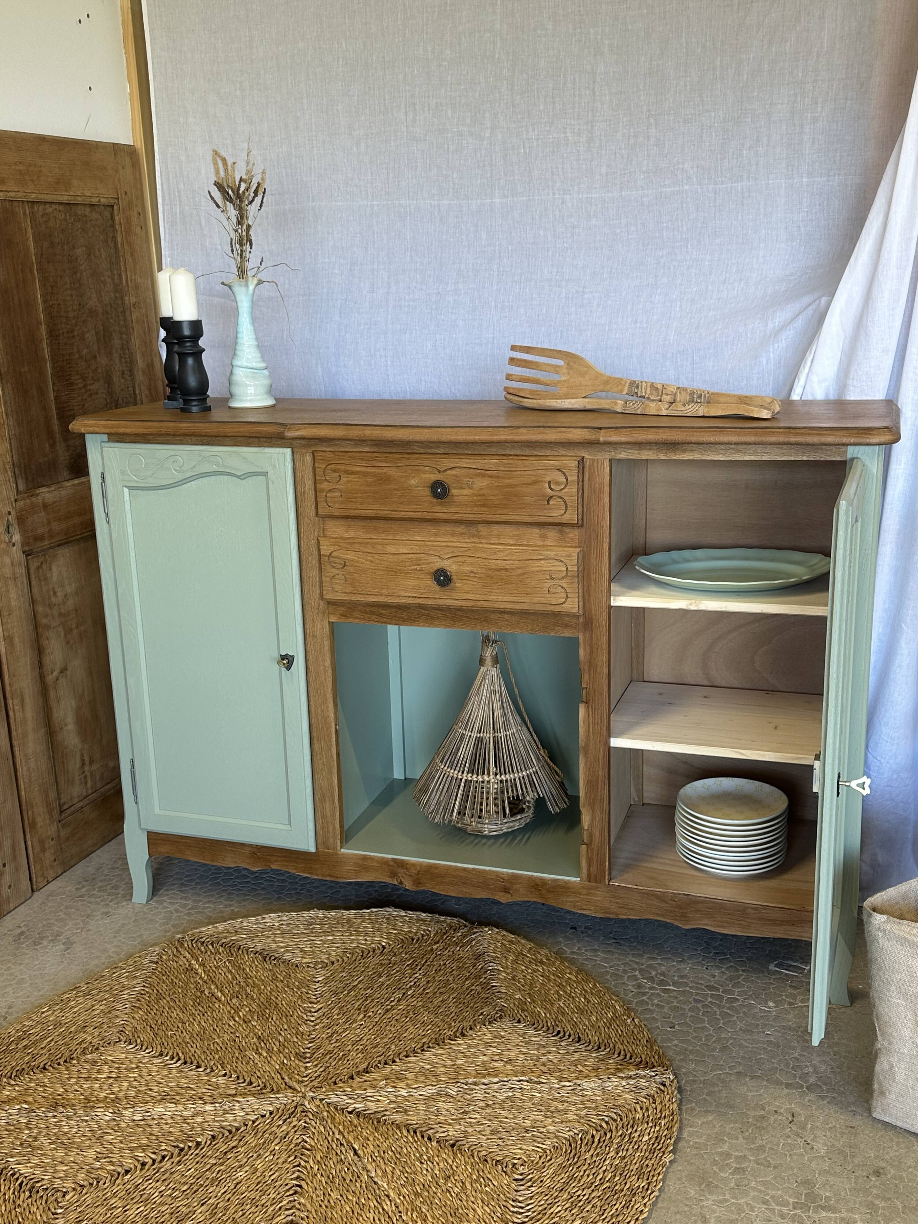 Buffet vintage en bois et vert sauge