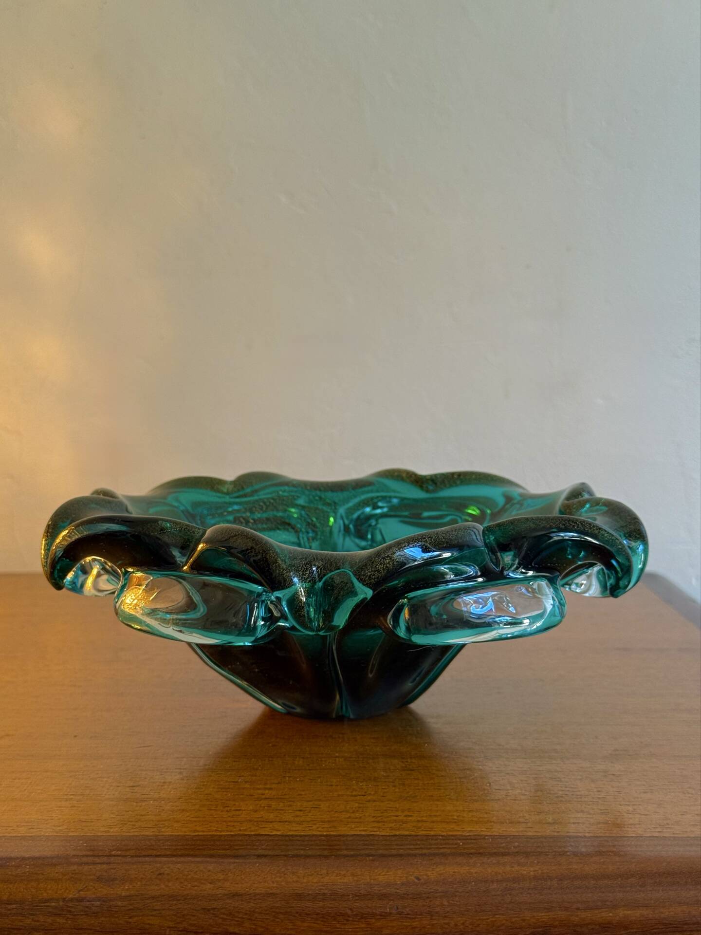 Bowl / pocket emptier / glass centrepiece in Murano style from the 1970s.