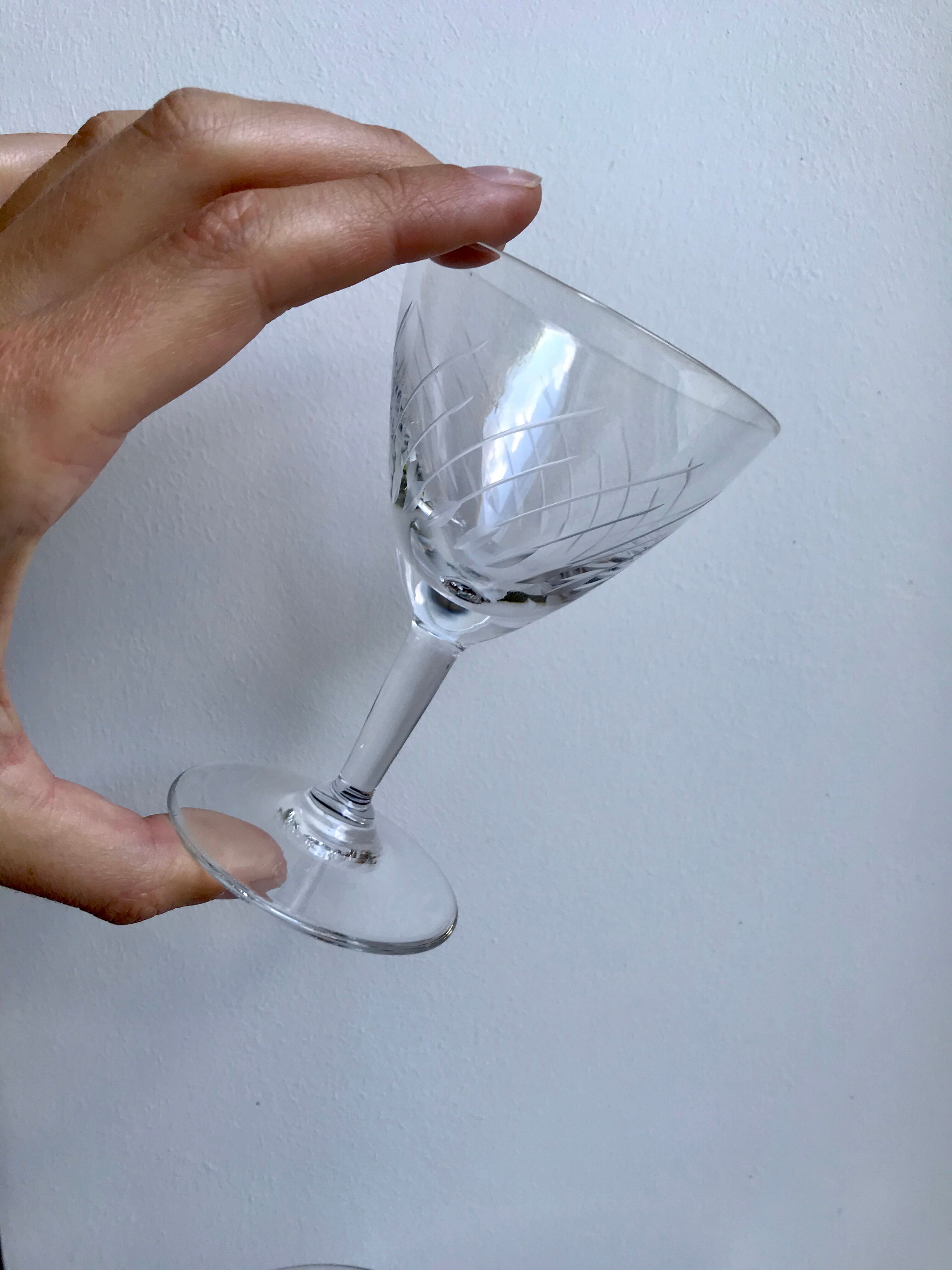 Lot 6 verres à vin en cristal gravé années 50