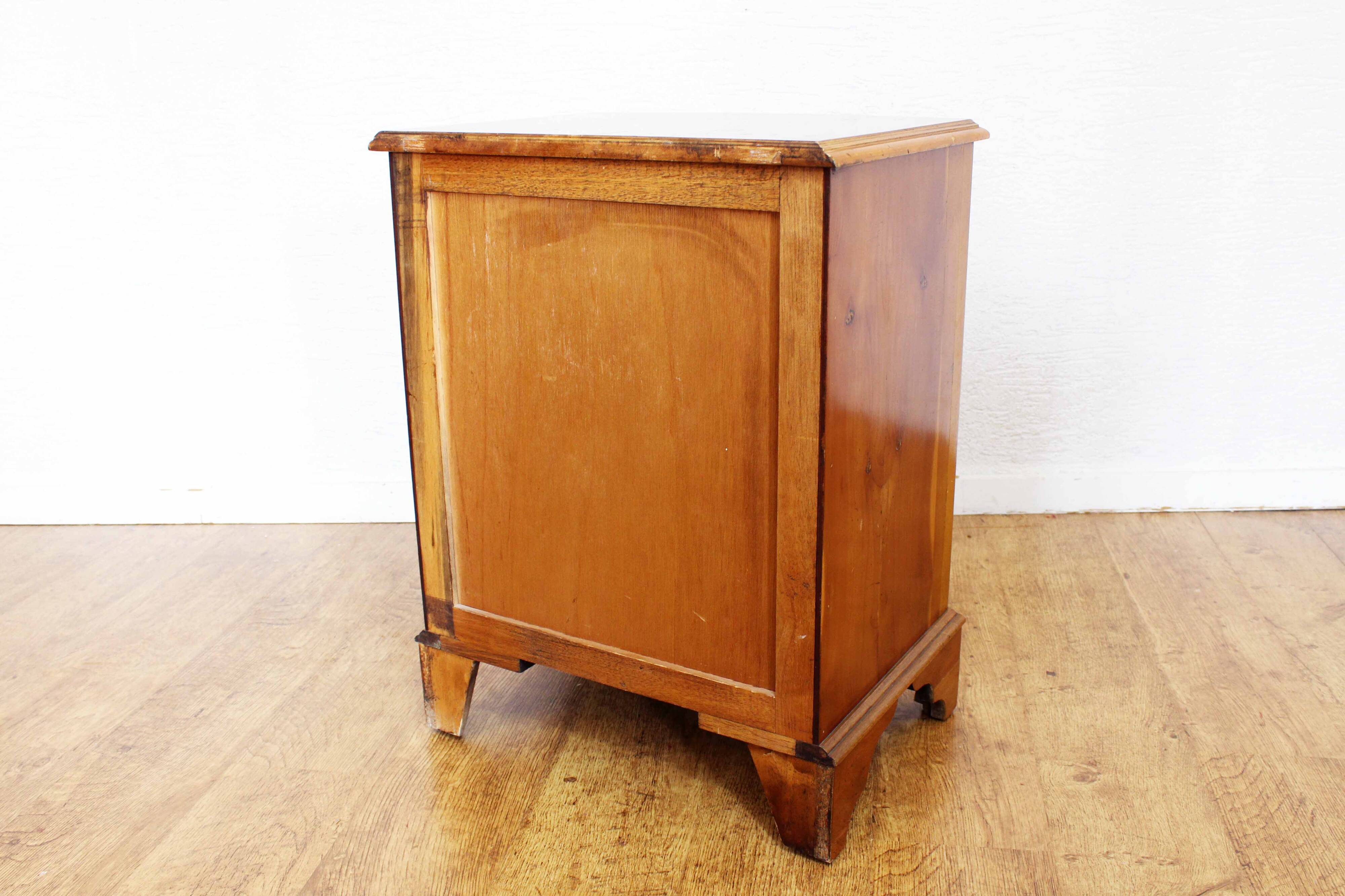 Small chest of drawers from the 50s