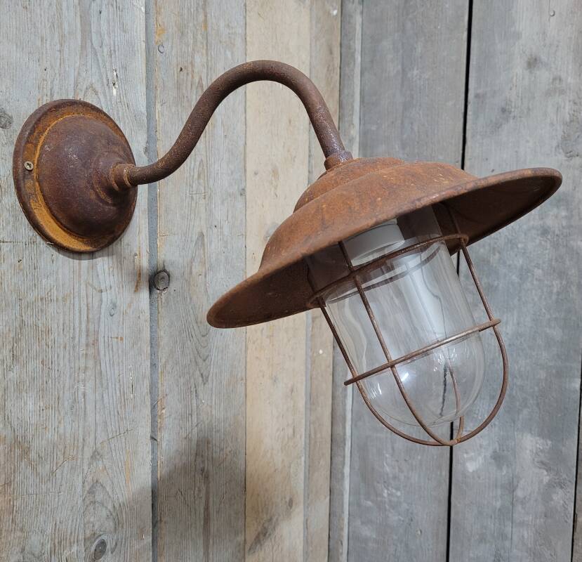 Applique murale French Rusty Barn Lamp