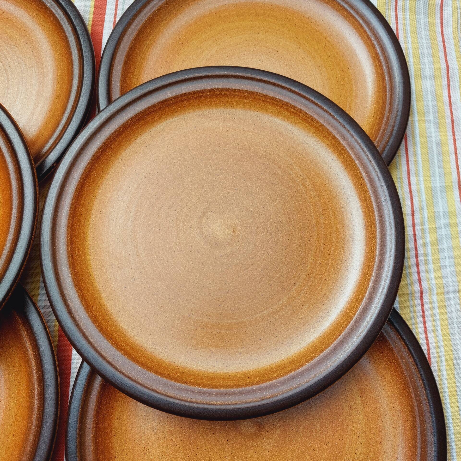 Flat stoneware plates St Amand Meylan