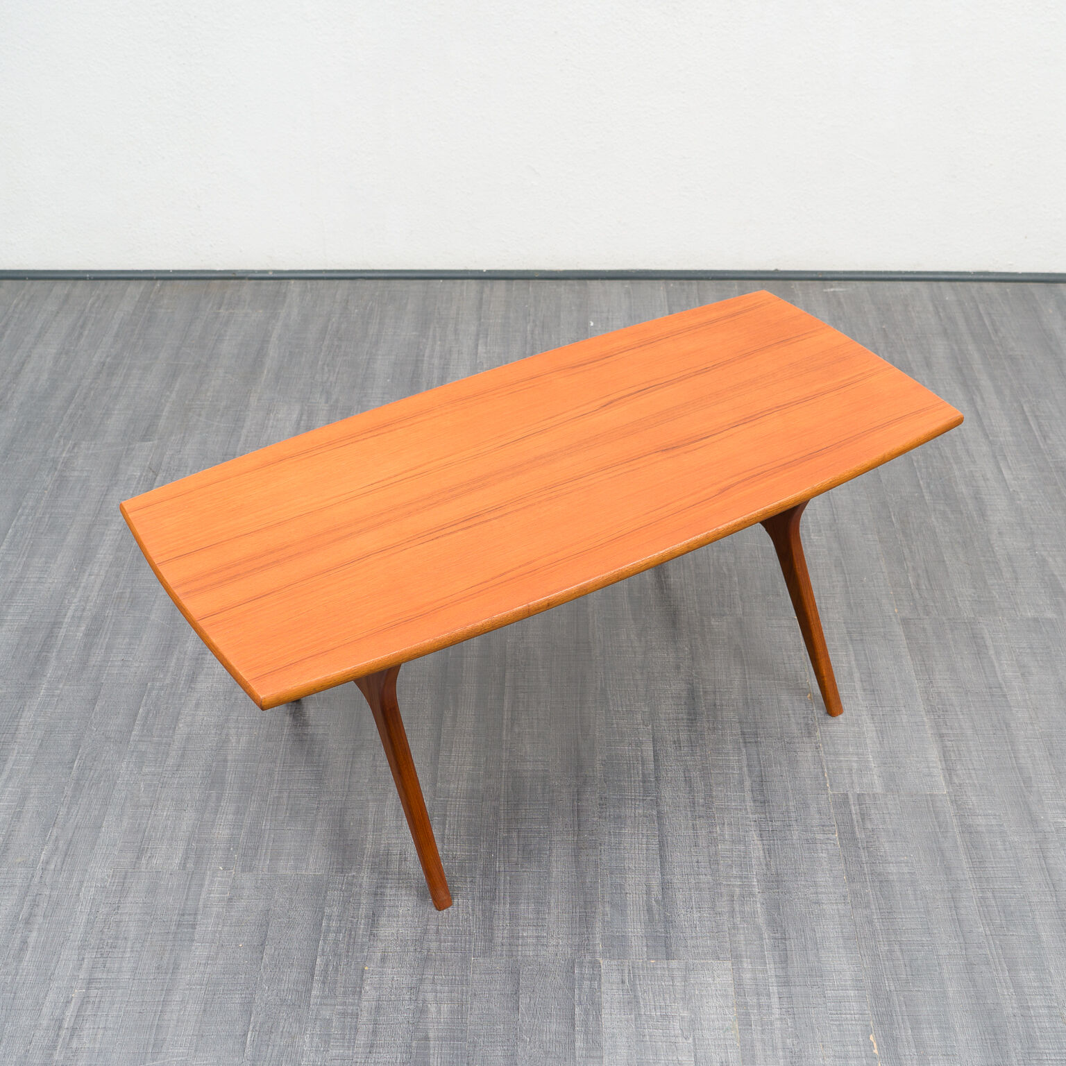 Table vintage en teck, pieds ciseaux