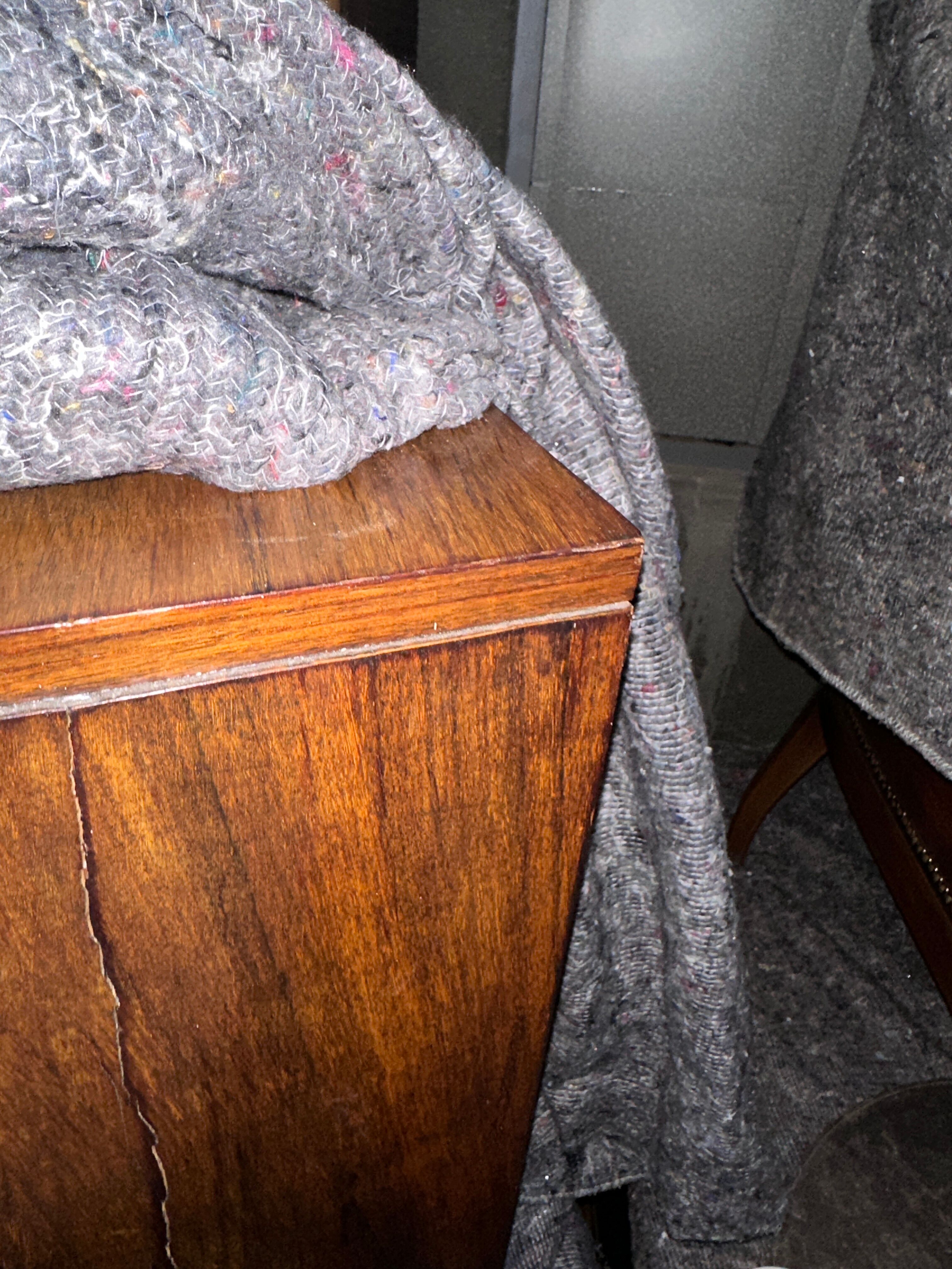 Art deco chest of drawers