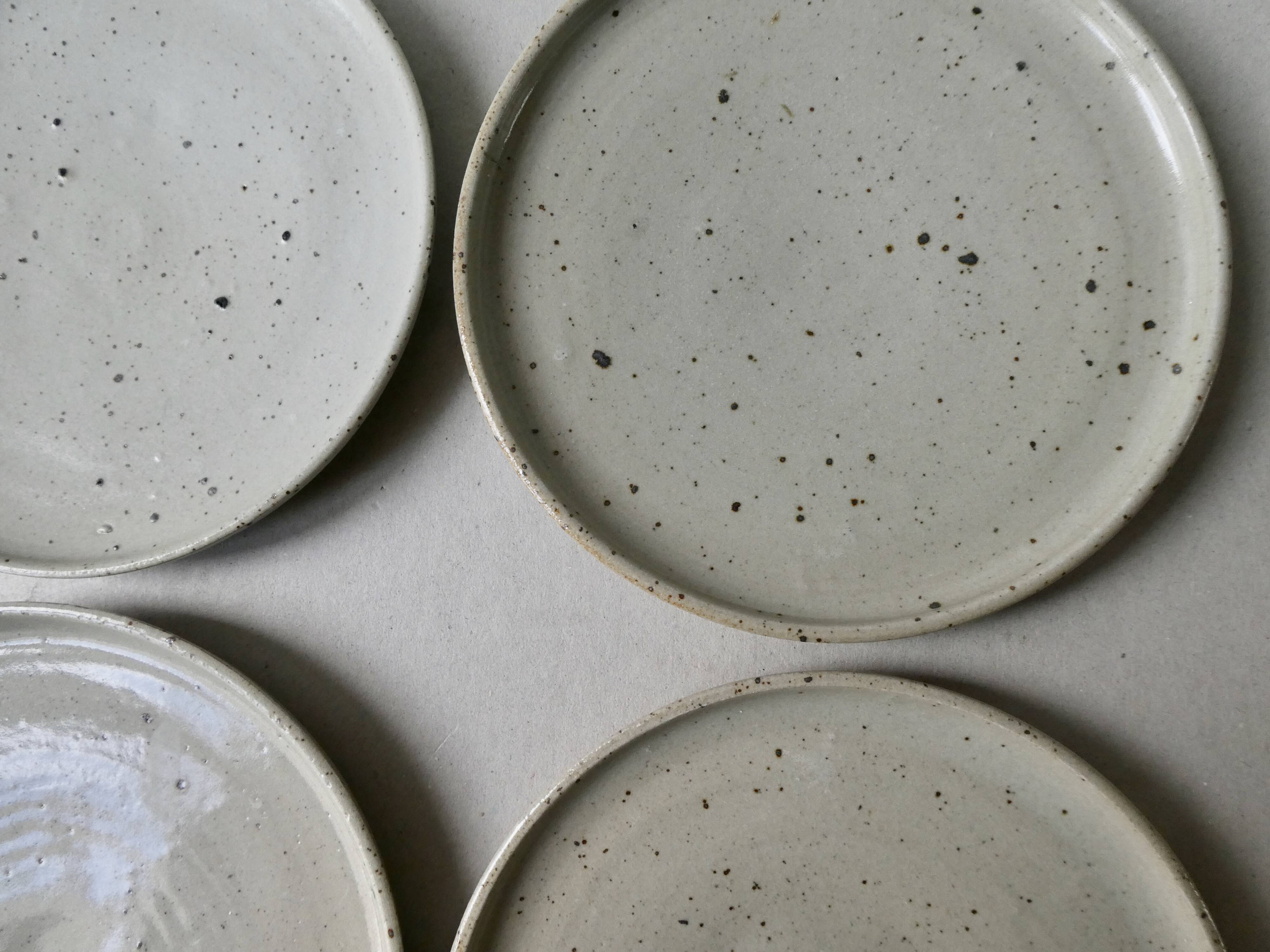6 dessert plates or starter, sandstone, signed jm Malicorne, 70s