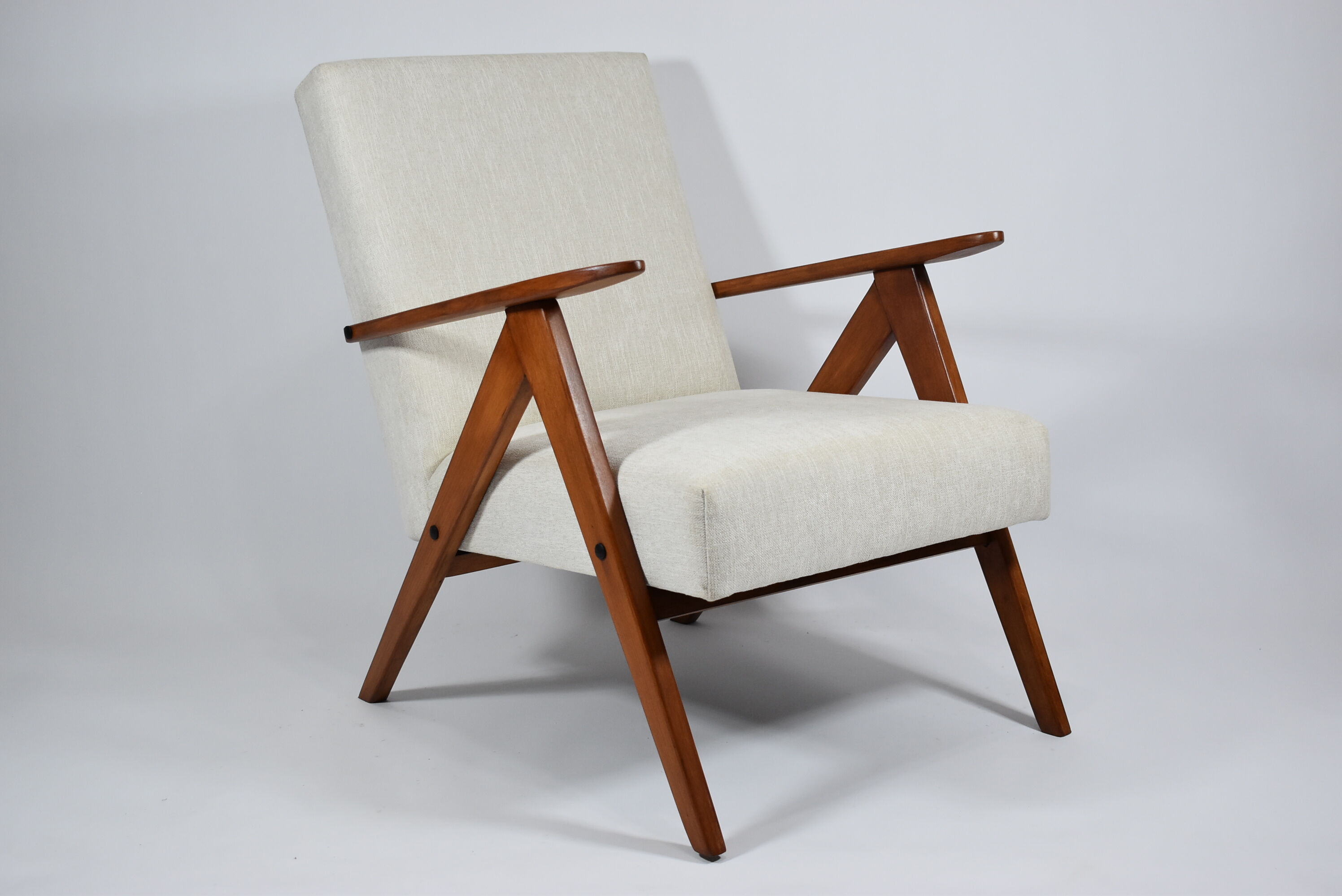 Vintage armchair VAR, restored, 1960s, beige, teak