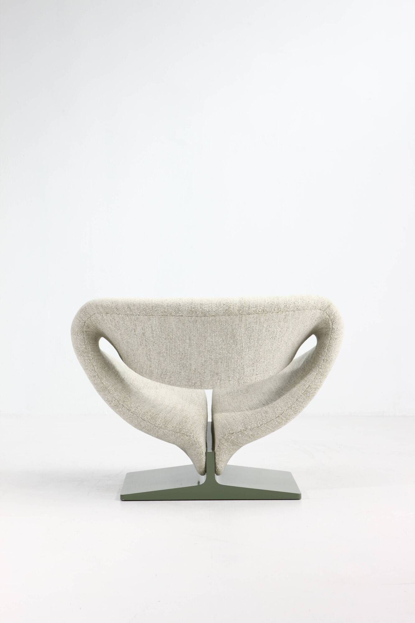 fauteuil "Ribbon Chair" de Pierre Paulin édition Artifort