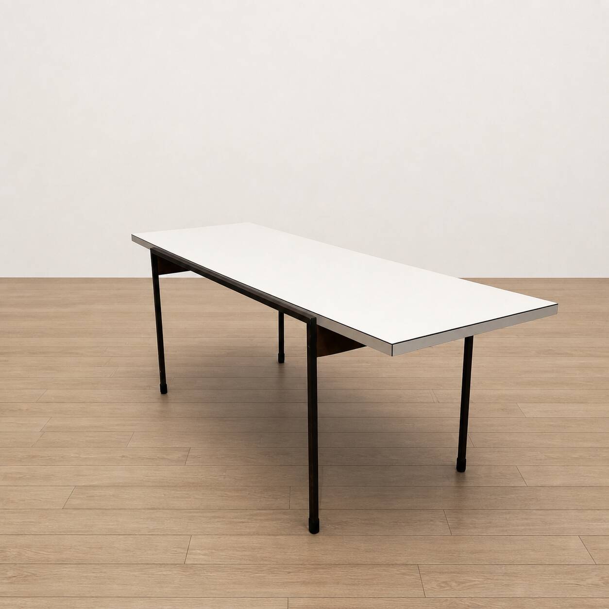 Table basse moderniste, années 60