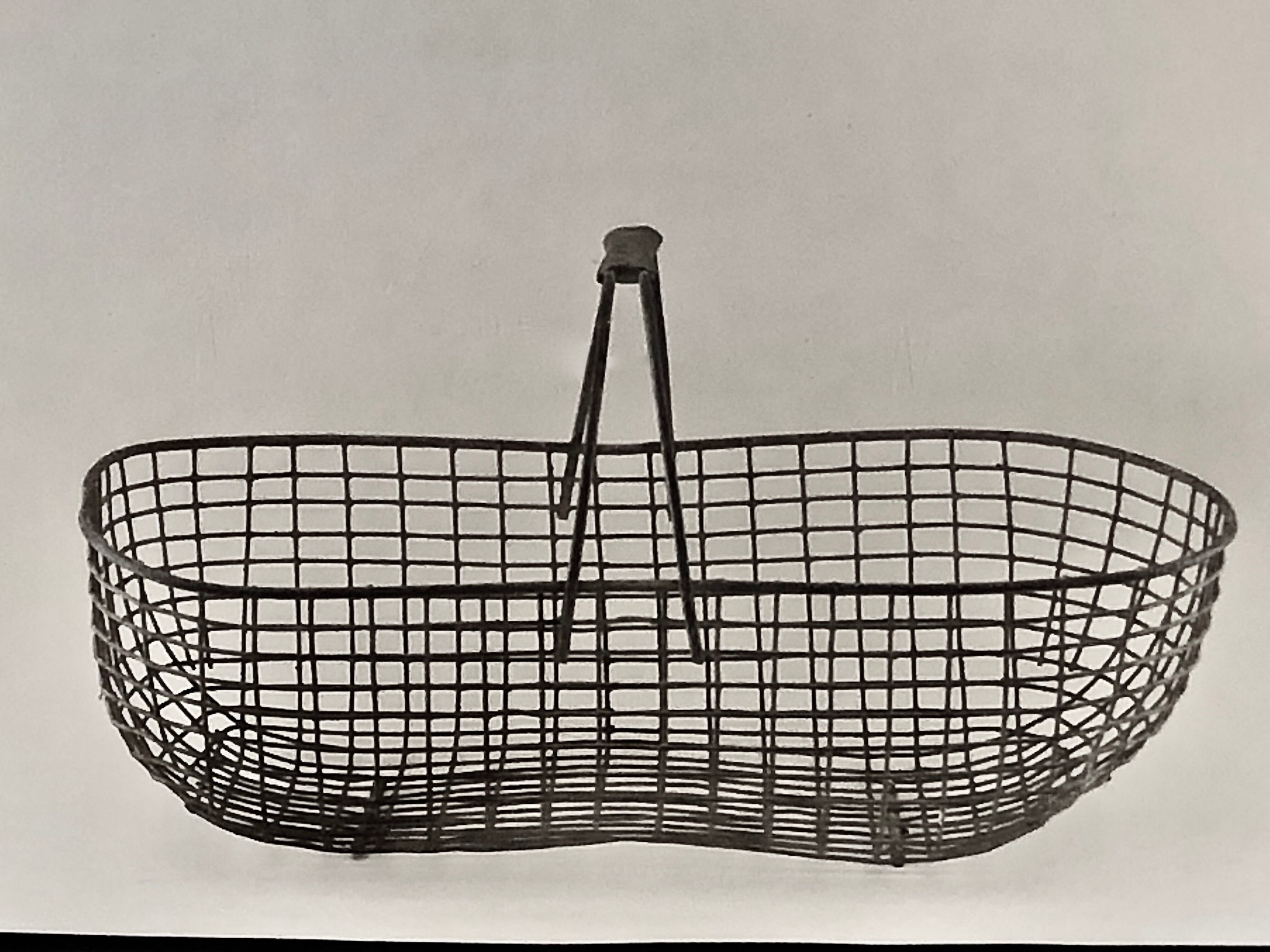 Metal garden basket