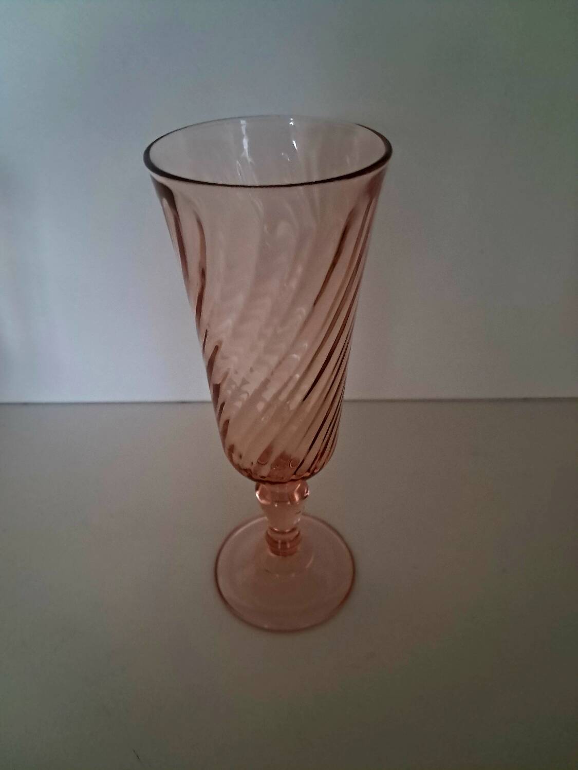 8 Rosaline Luminarc champagne flutes from the 1970s.
