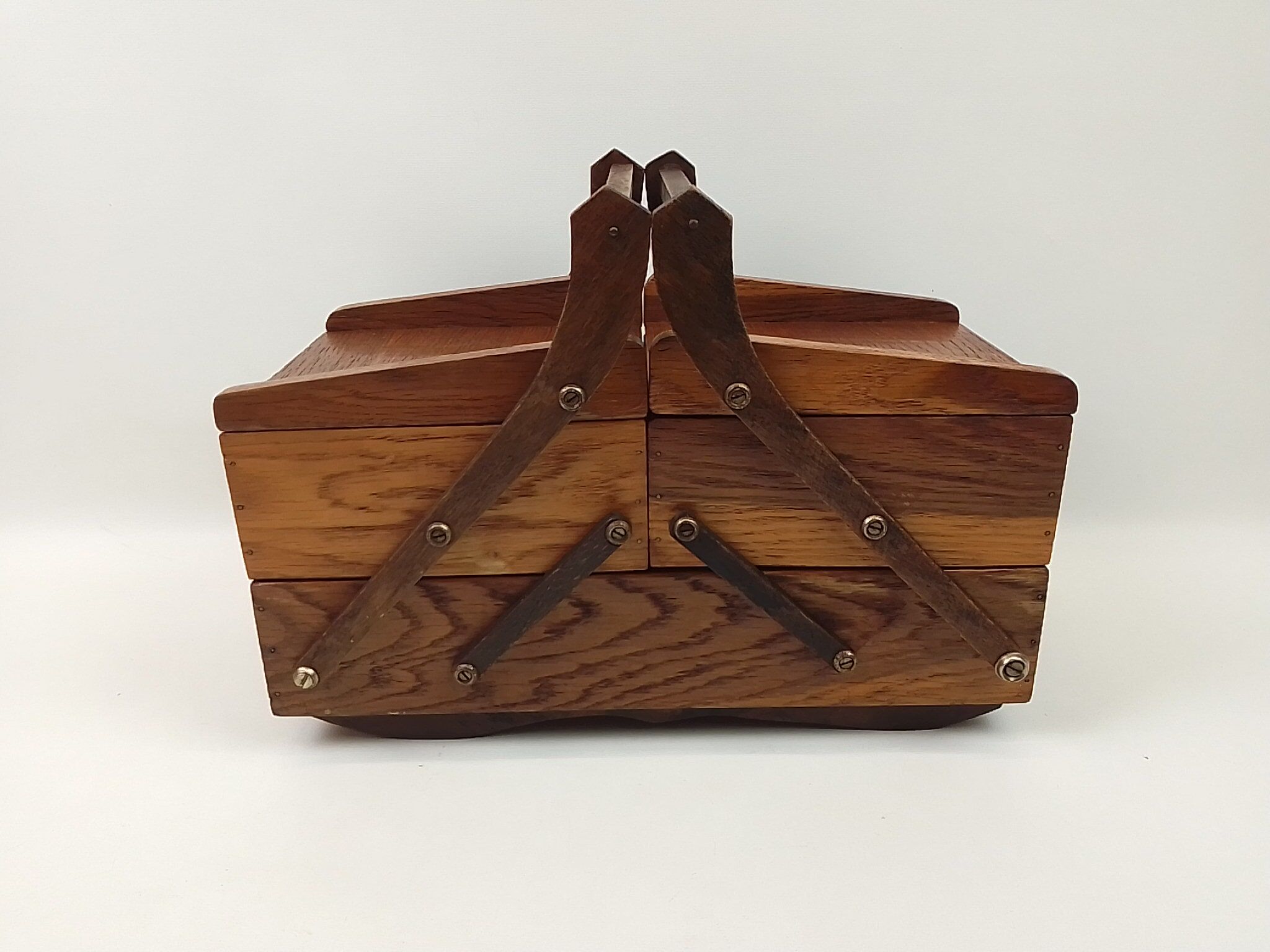 Wooden rust table worker