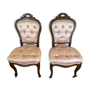 Paire de chaises capitonnées