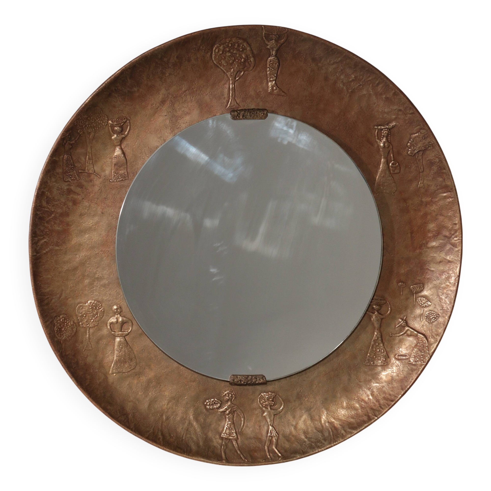 Miroir sculptural en cuivre martelé attribué à Angelo Bragalini