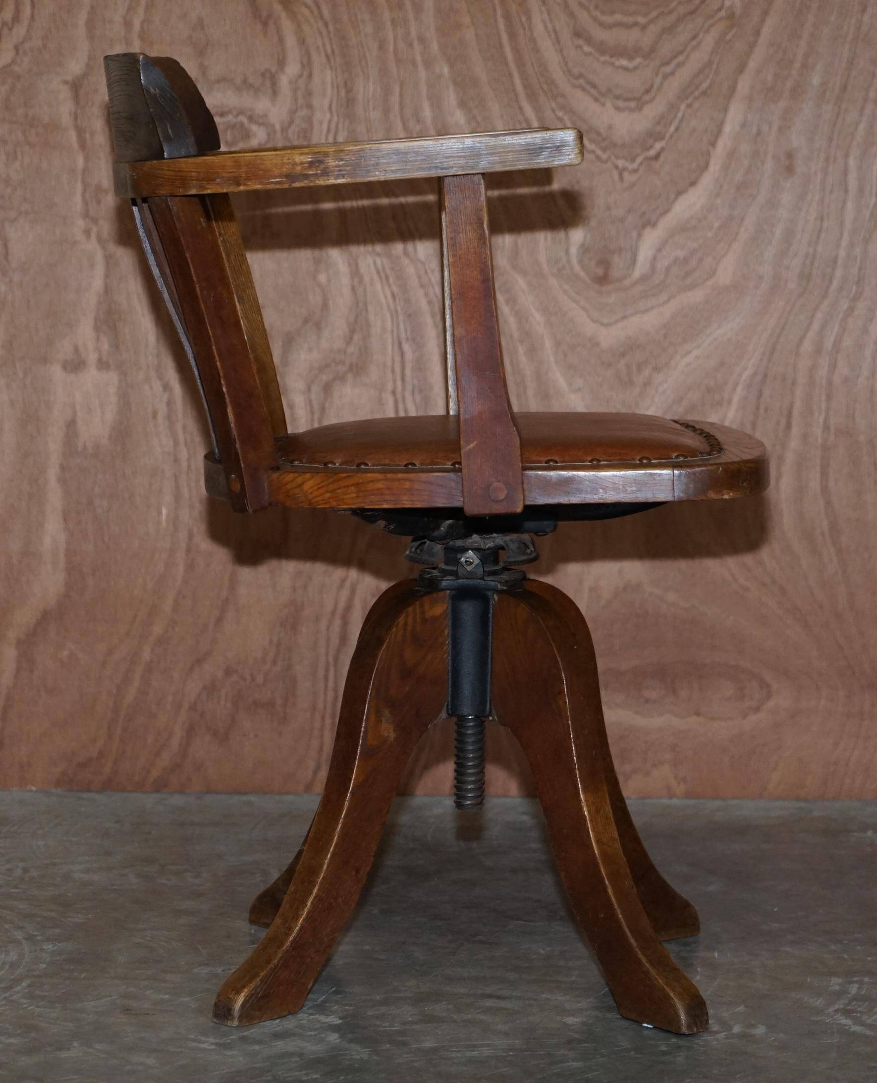 Fauteuil de directeur ancien circa 1900 époque Édouardien en cuir