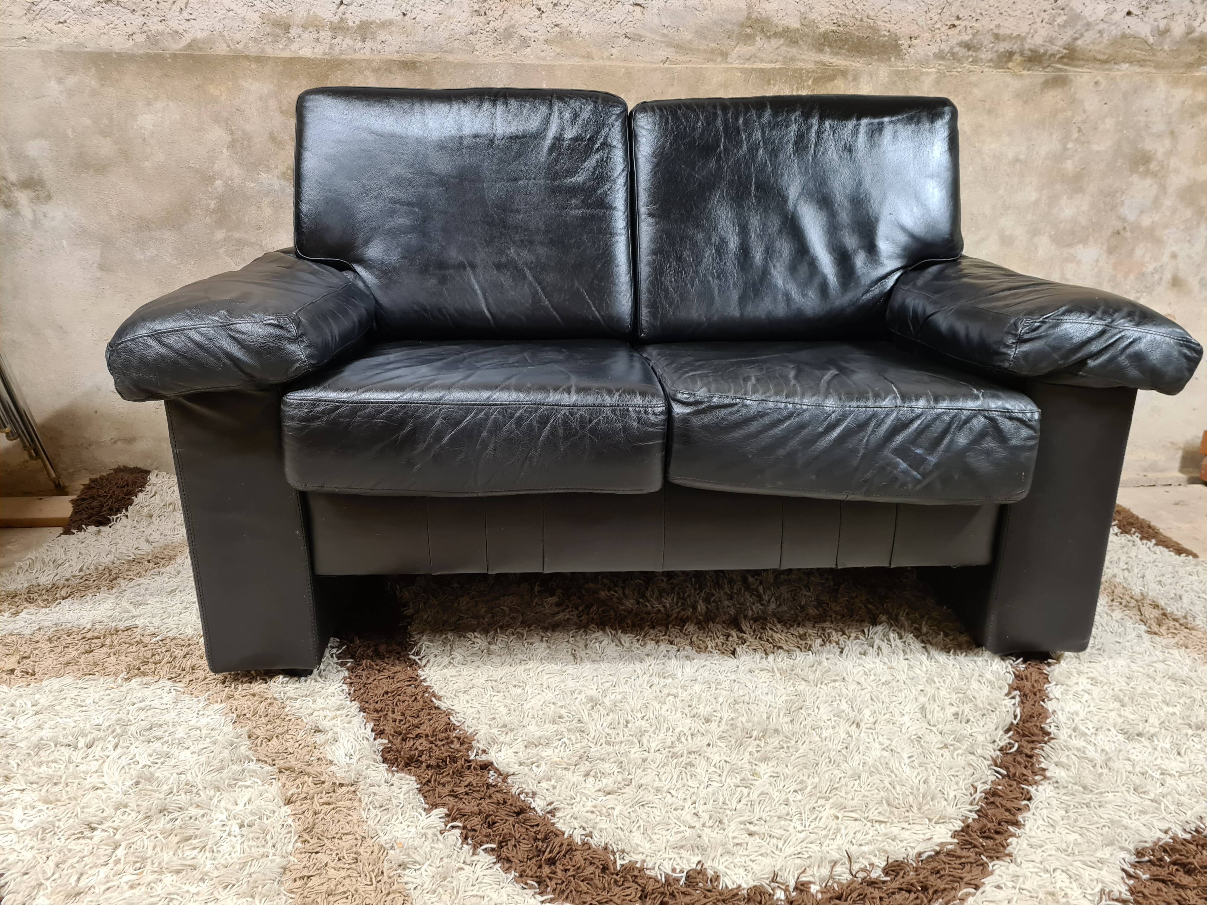 Sofa 2 places black leather year 70'-80' vintage