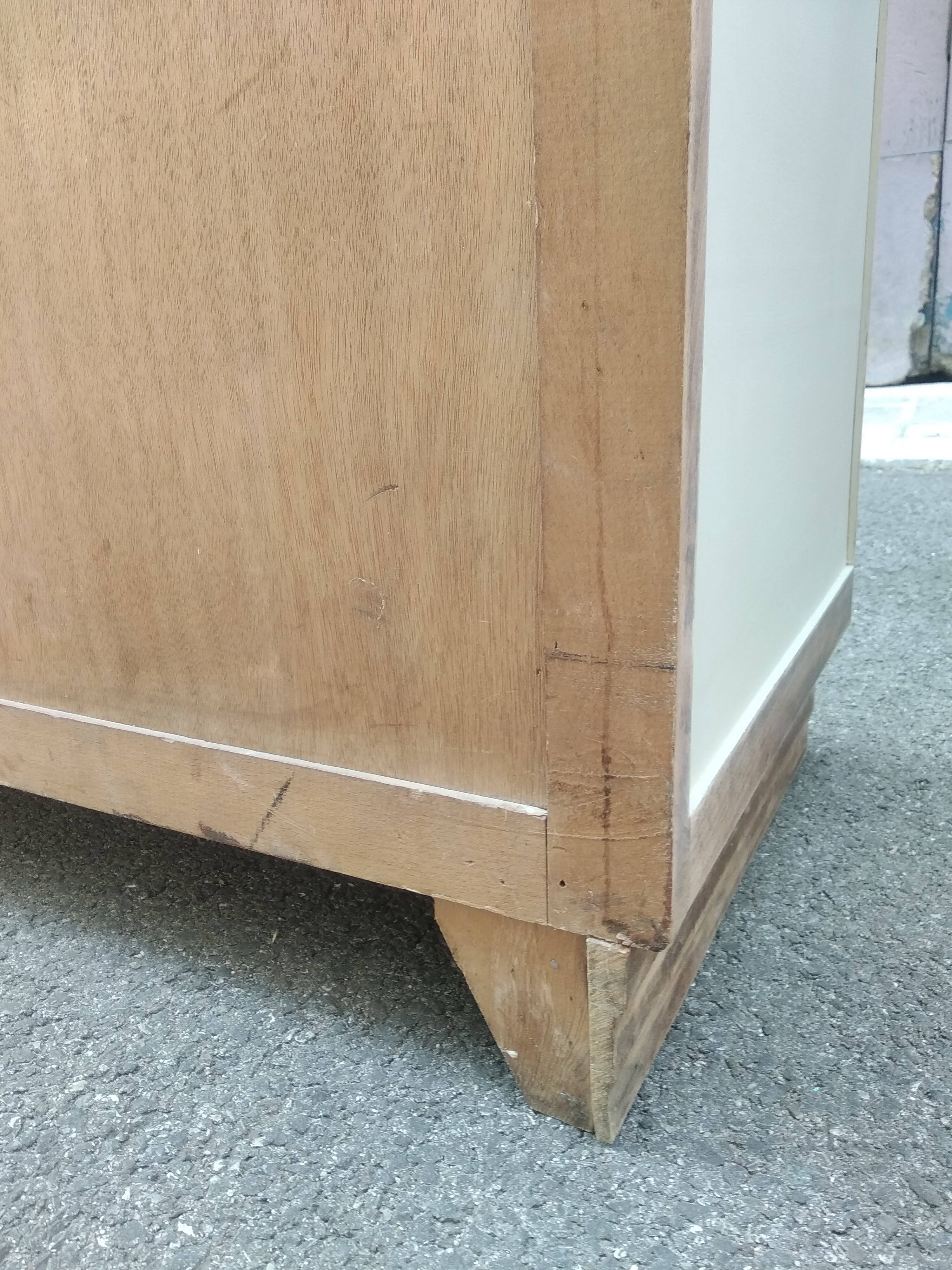 Armoire asymétrique Art déco