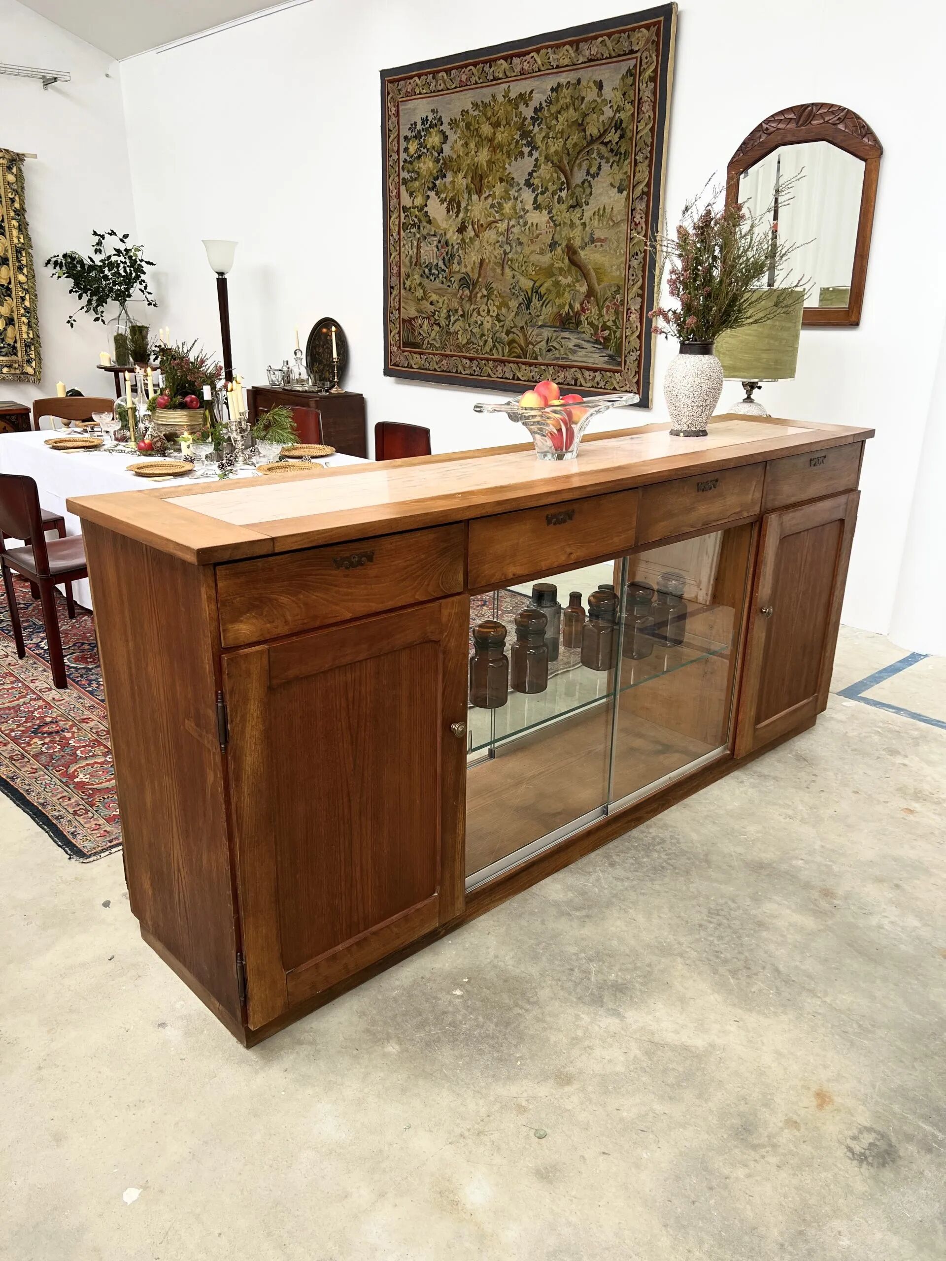 Double-sided counter in wood and pink marble (233 cm)