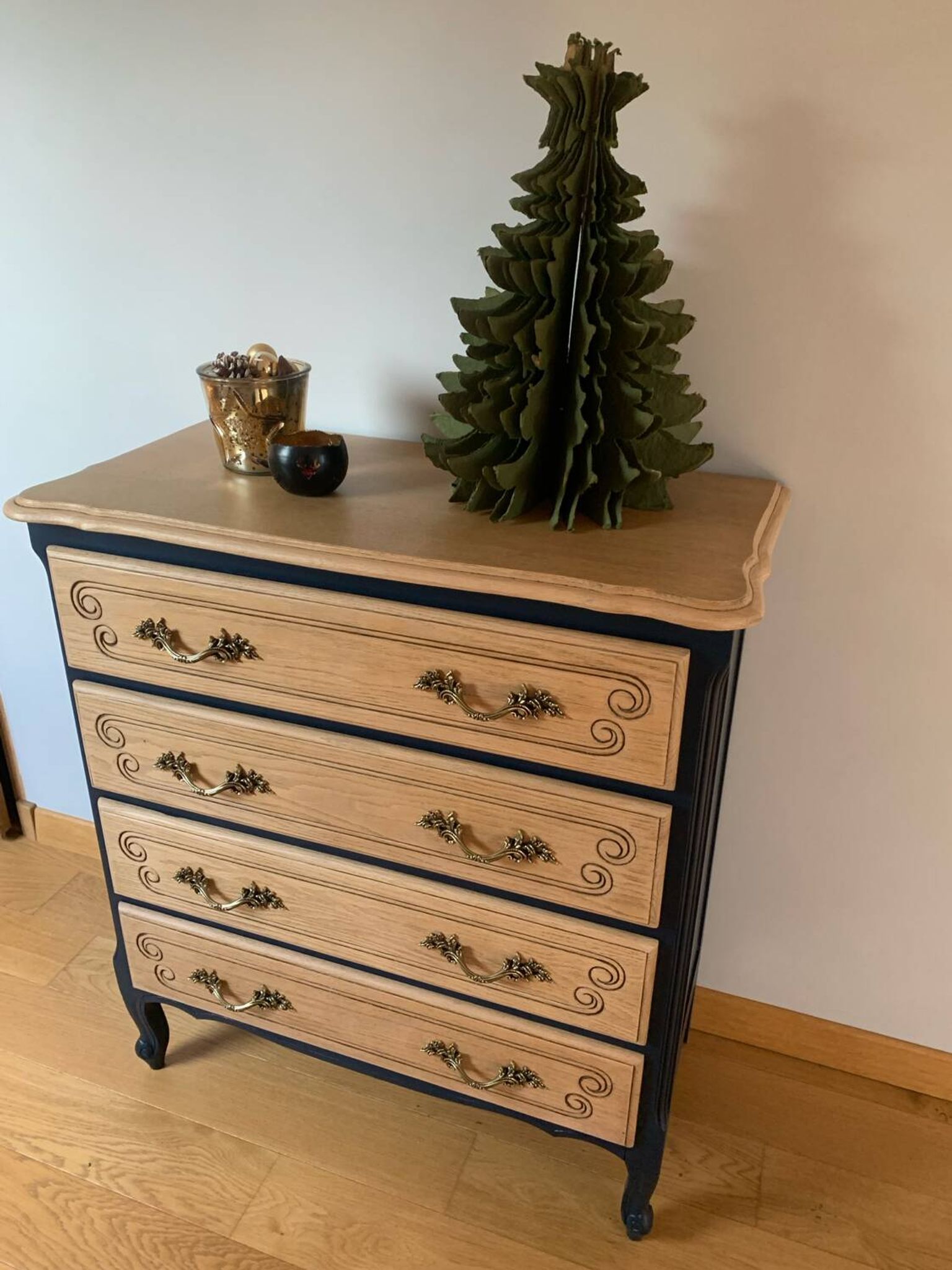 4-drawer chest of drawers